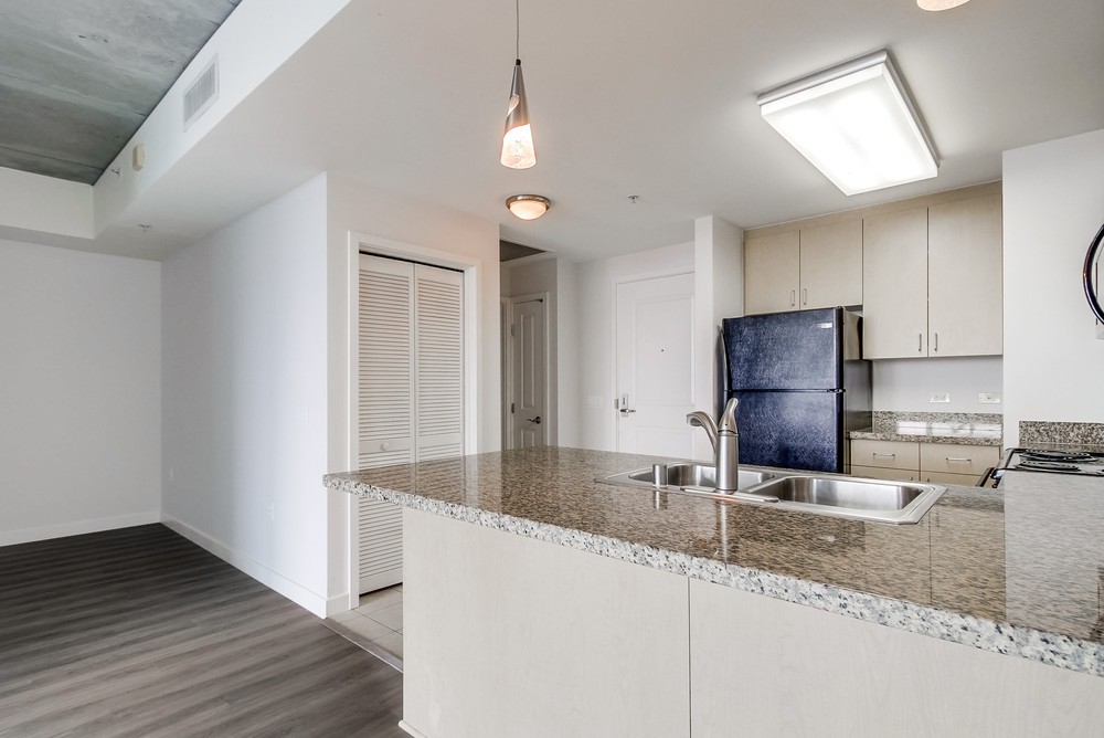 Virtual tour photo 18 of 52 for 1080 Park Blvd