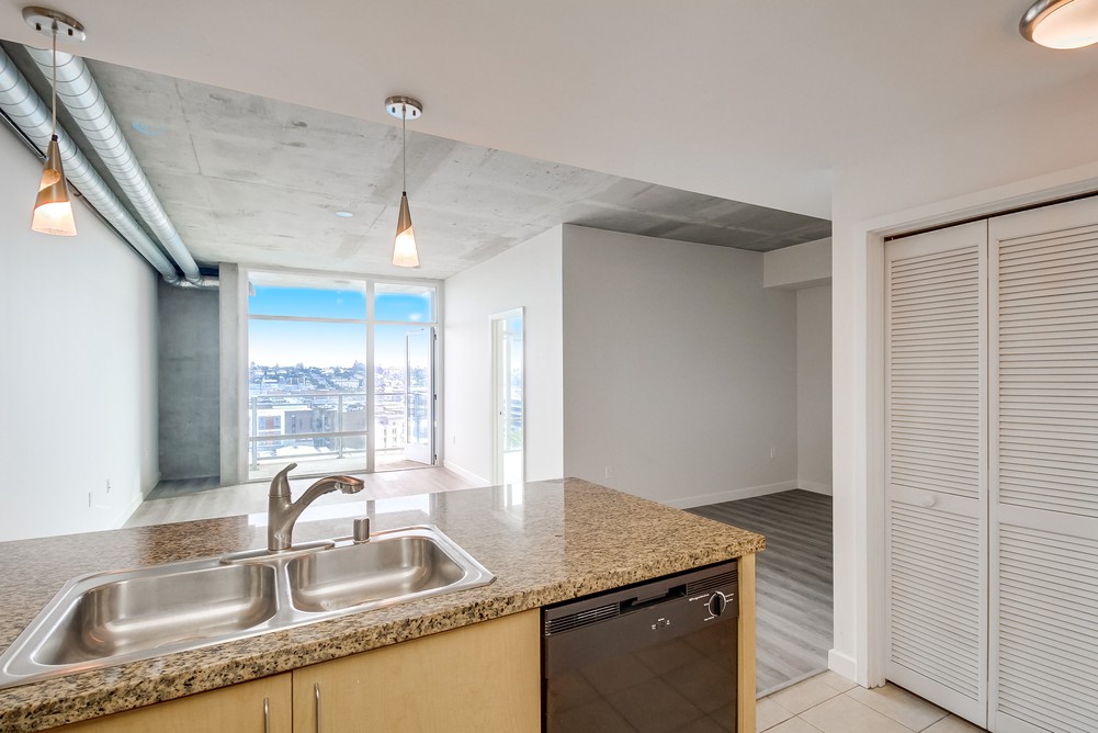 Virtual tour photo 25 of 52 for 1080 Park Blvd