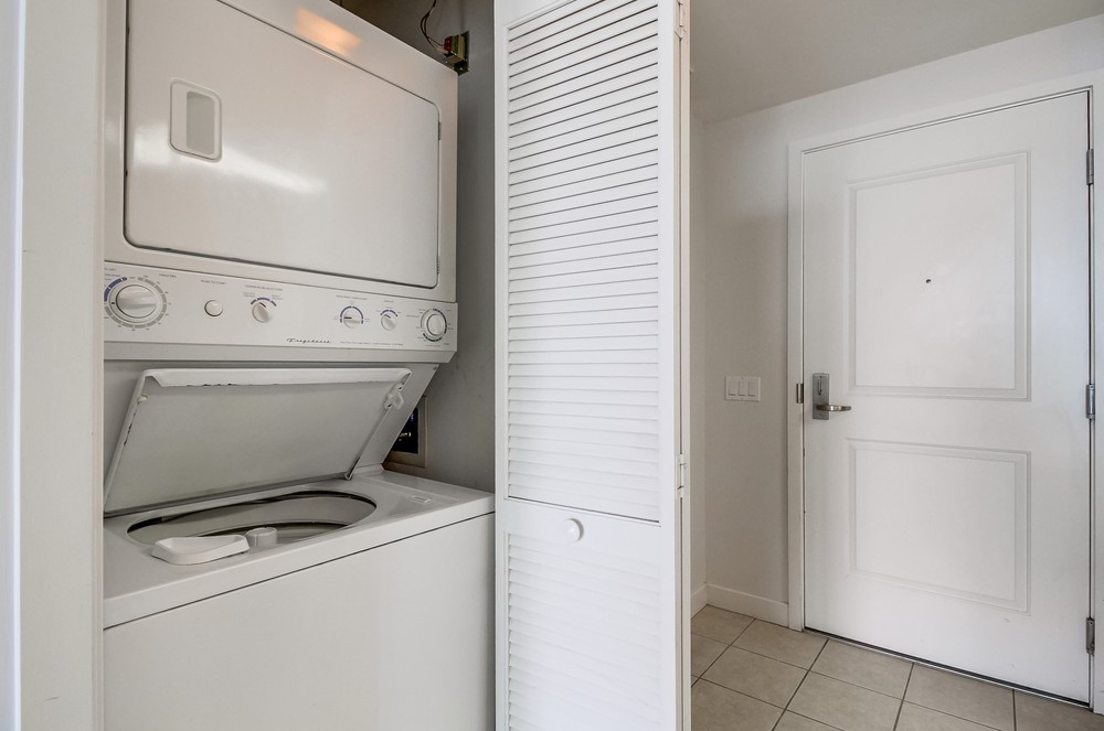 Virtual tour photo 36 of 52 for 1080 Park Blvd