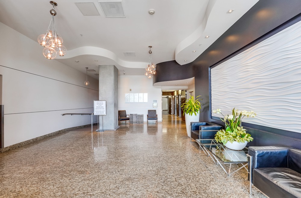 Virtual tour photo 5 of 46 for 1080 Park Blvd