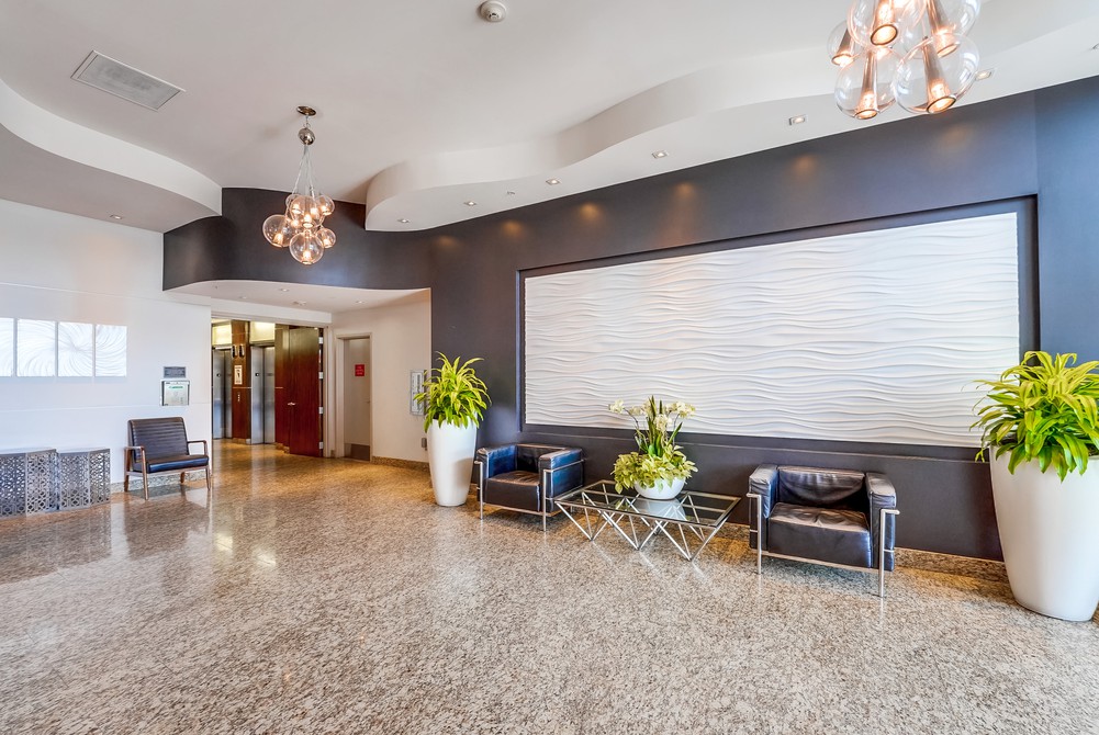 Virtual tour photo 6 of 46 for 1080 Park Blvd