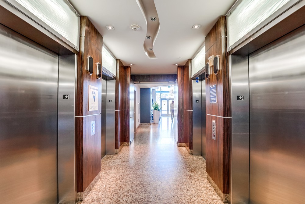 Virtual tour photo 7 of 46 for 1080 Park Blvd