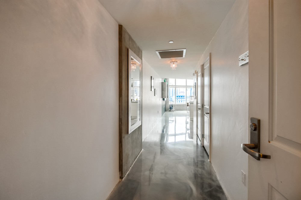 Virtual tour photo 5 of 39 for 1080 Park Blvd #701