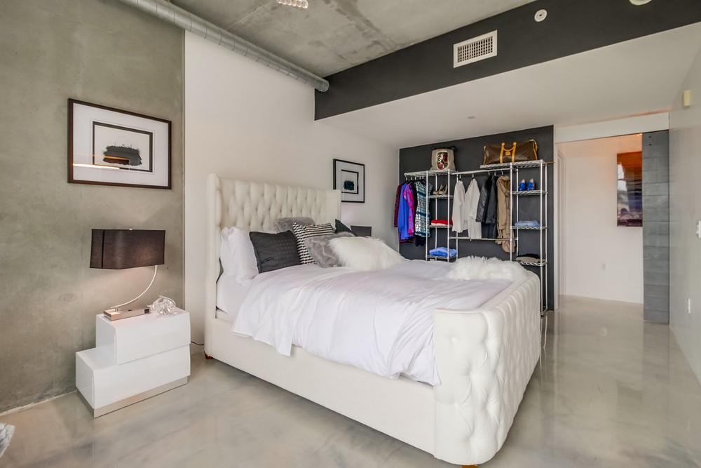 Virtual tour photo 35 of 39 for 1080 Park Blvd #701