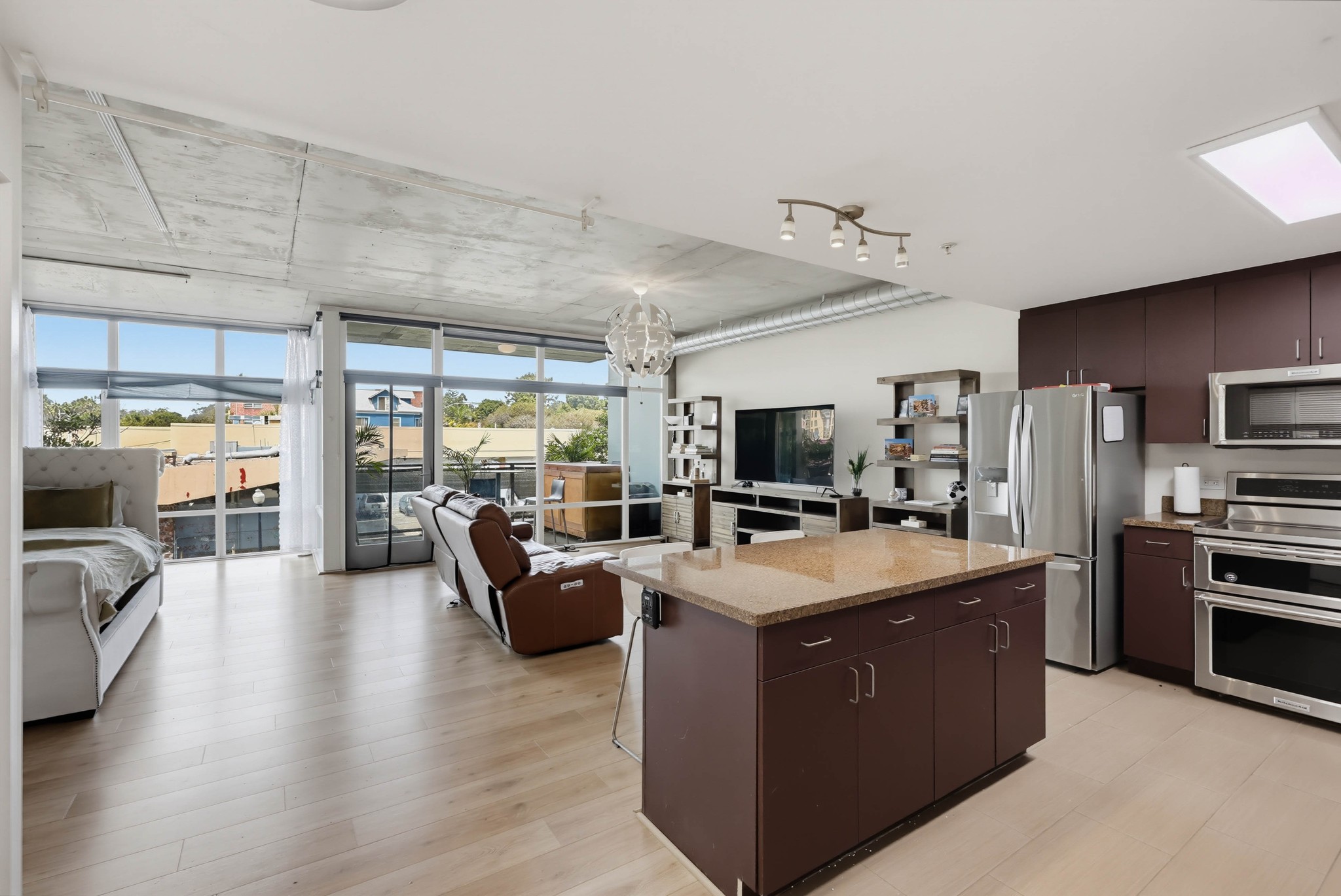 Virtual tour photo 12 of 51 for 1080 Park Blvd