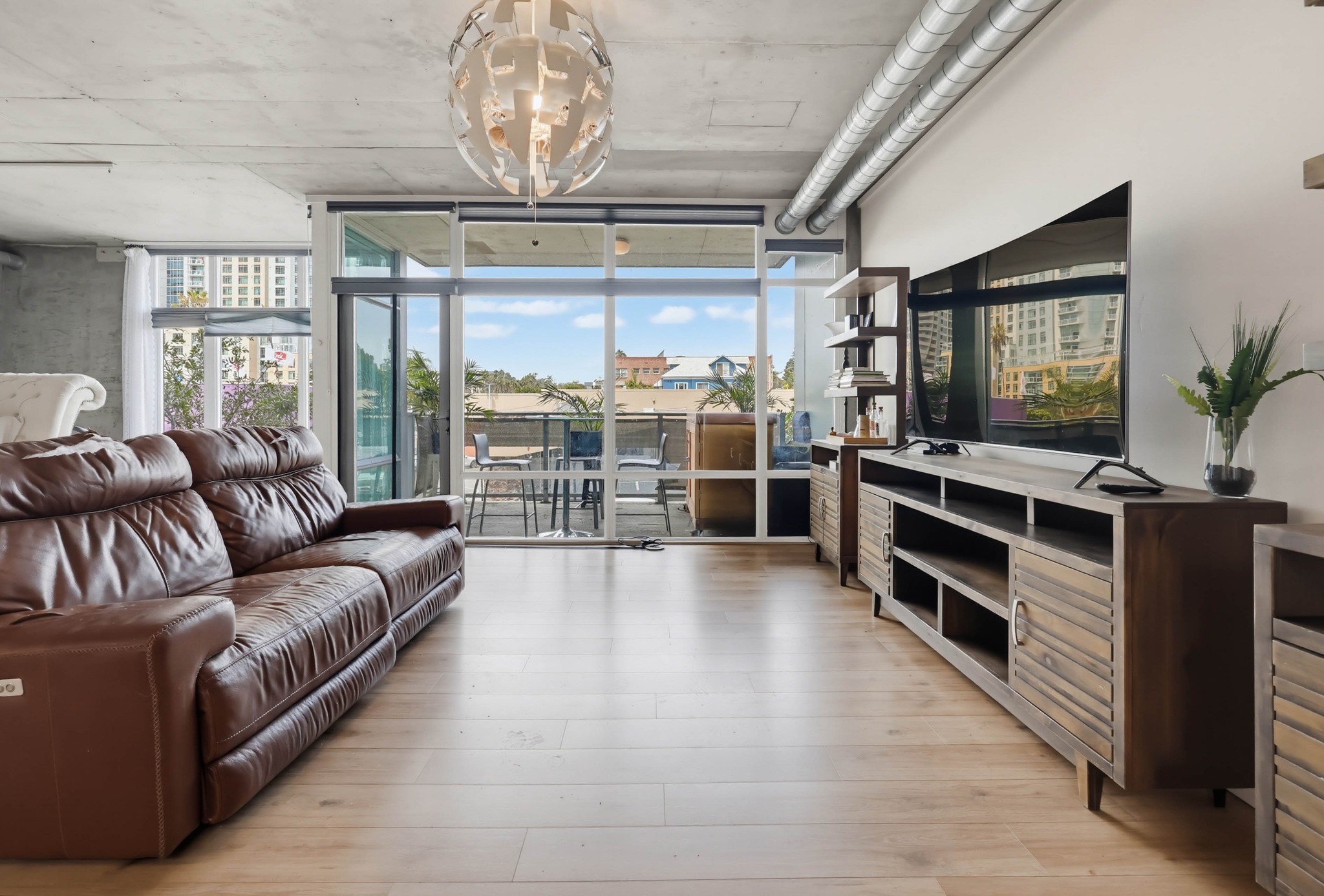 Virtual tour photo 19 of 51 for 1080 Park Blvd