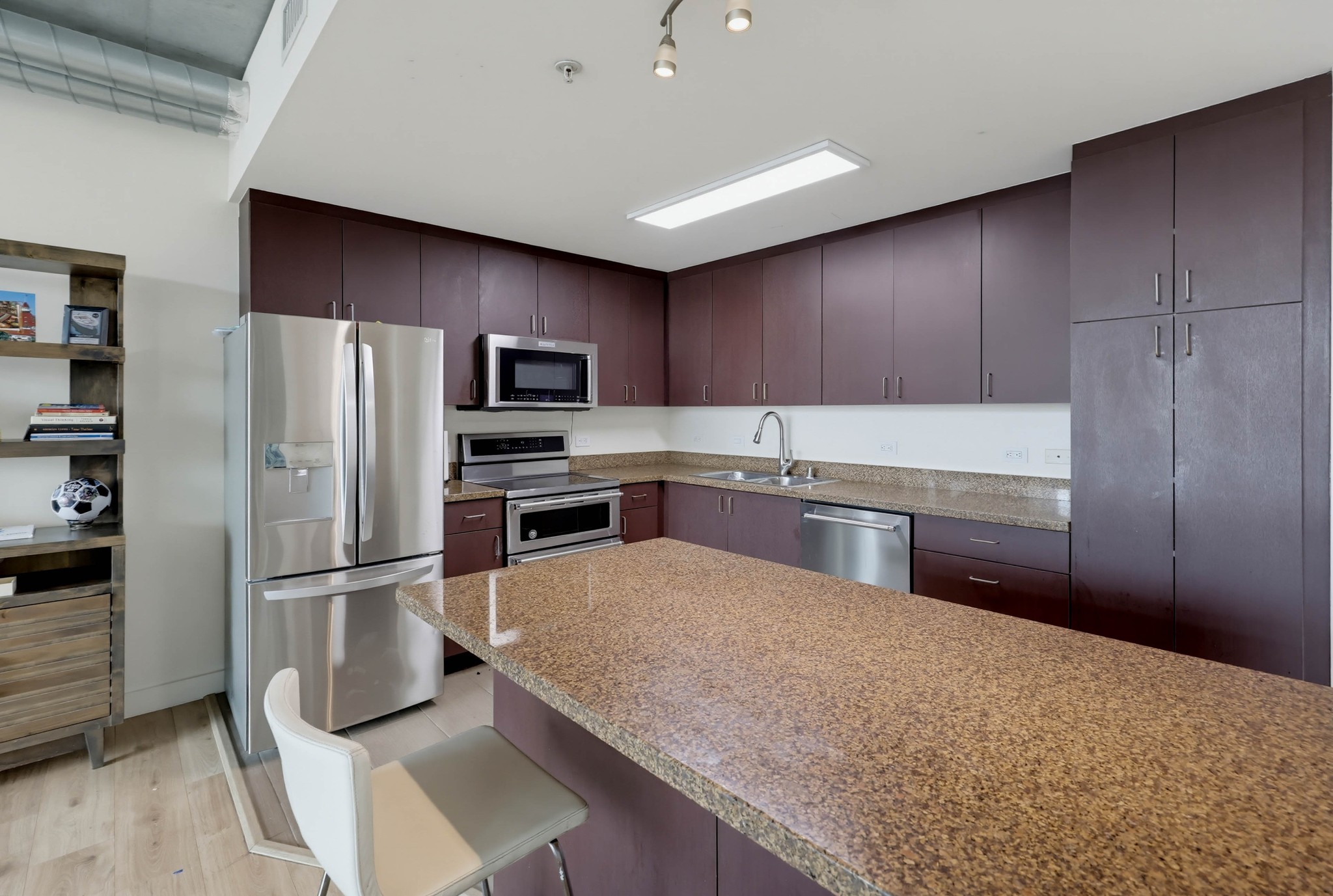 Virtual tour photo 20 of 51 for 1080 Park Blvd