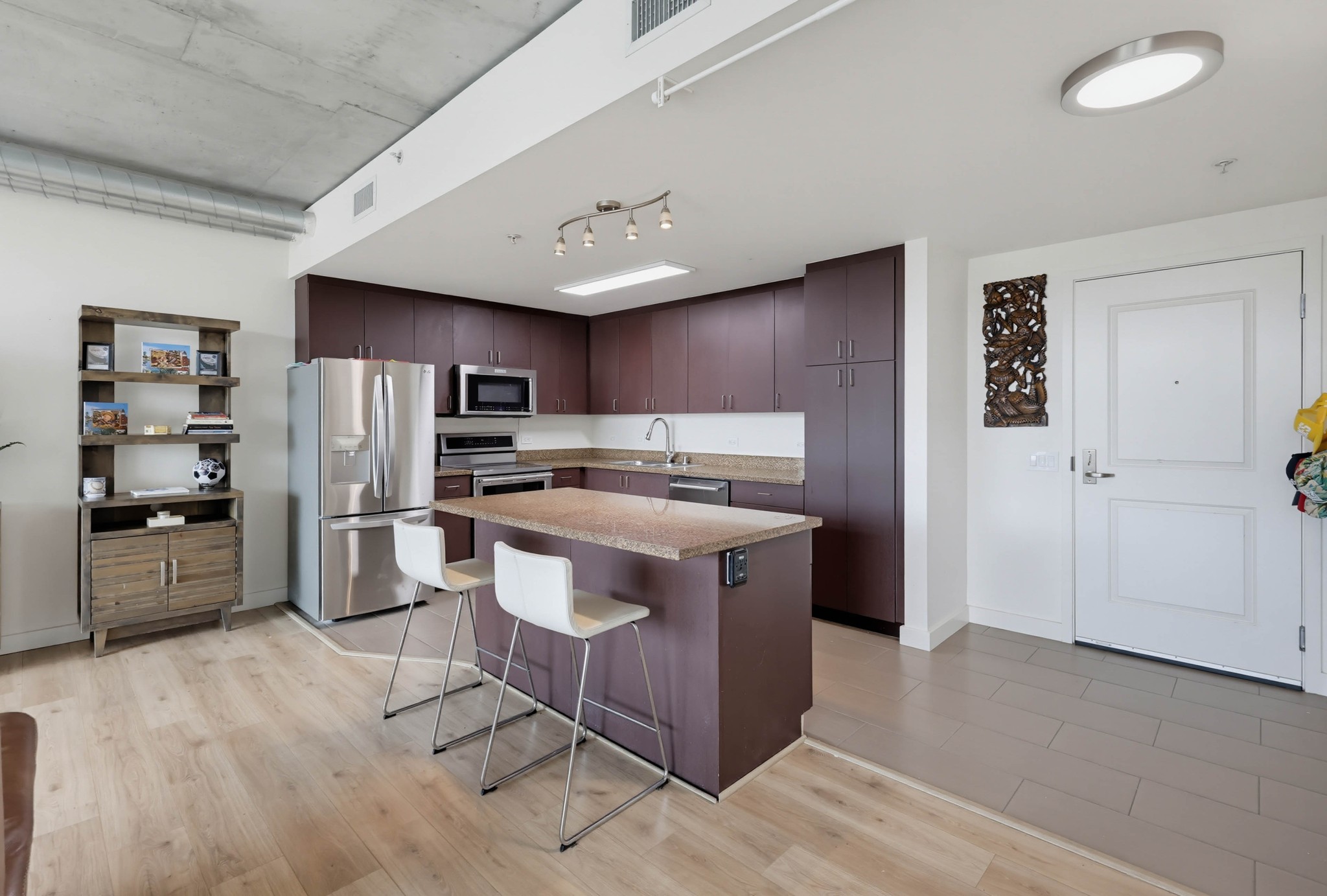 Virtual tour photo 21 of 51 for 1080 Park Blvd