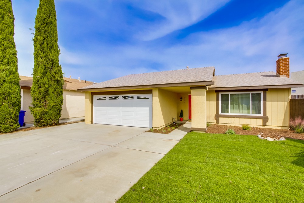 Virtual tour photo 4 of 44 for 10806 Eberly Ct