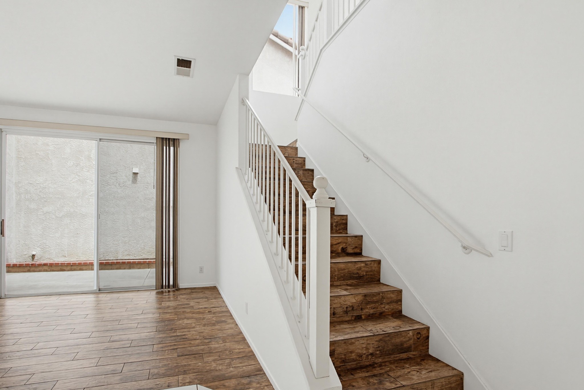 Virtual tour photo 27 of 58 for 10806 Westonhill Dr
