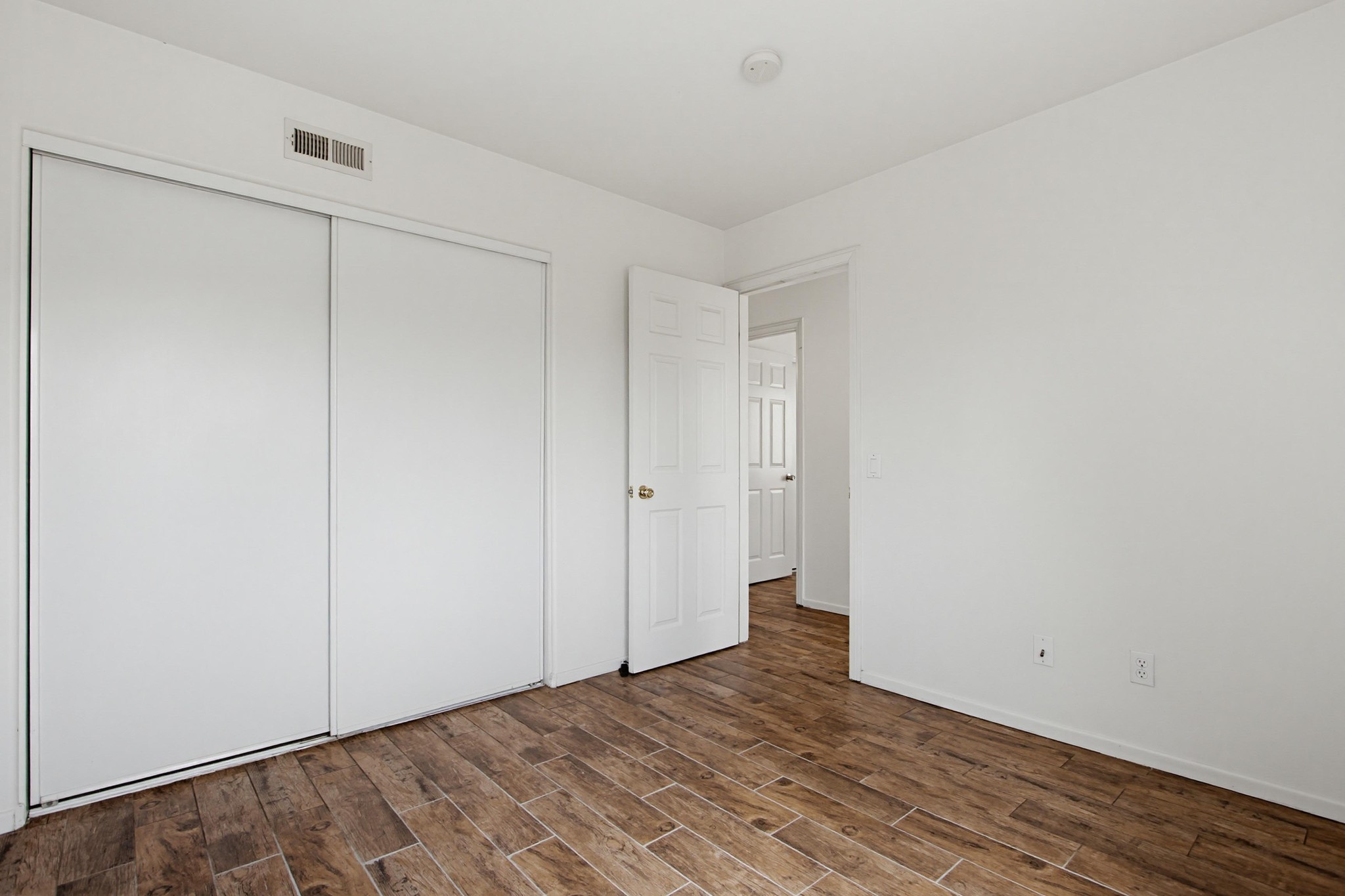 Virtual tour photo 32 of 58 for 10806 Westonhill Dr