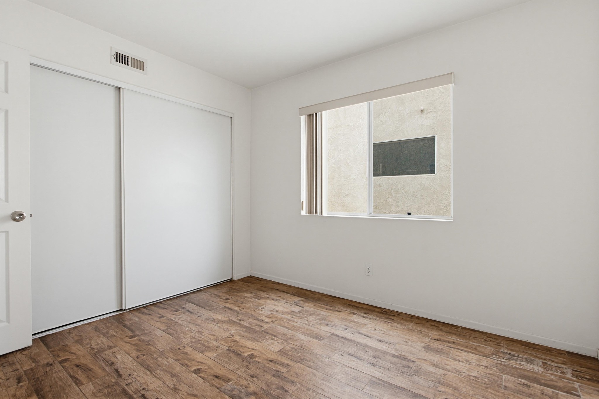 Virtual tour photo 34 of 58 for 10806 Westonhill Dr