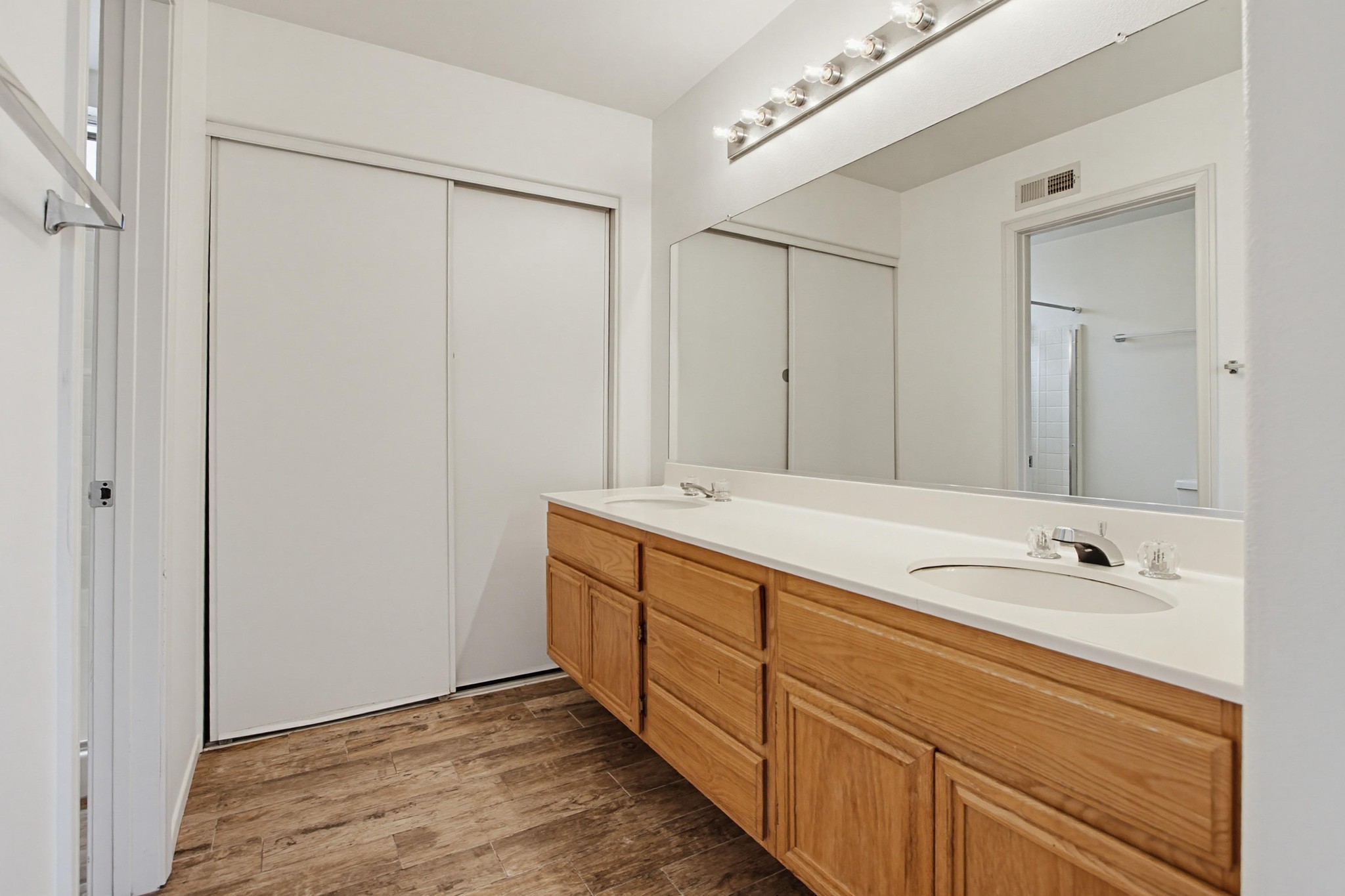 Virtual tour photo 43 of 58 for 10806 Westonhill Dr