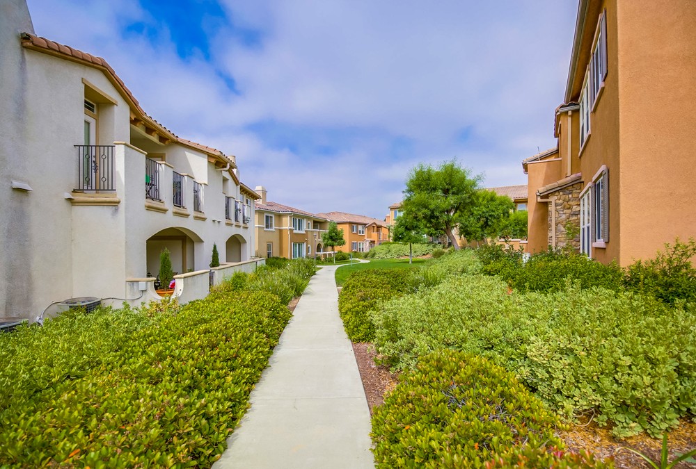 Virtual tour photo 4 of 39 for 12645 Creekview Dr. #123