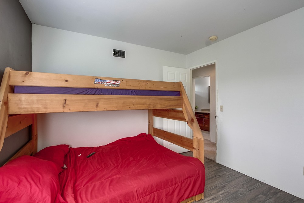 Virtual tour photo 28 of 30 for 1086 Firethorn St