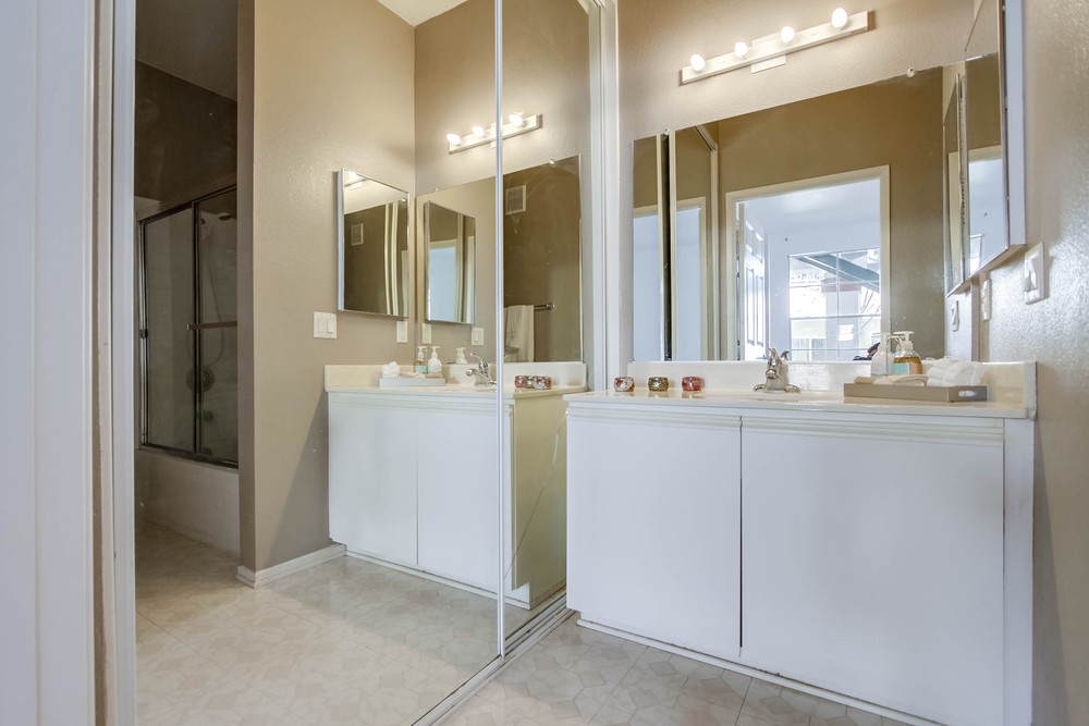Virtual tour photo 19 of 26 for 10872 Sabre Hill Dr UNIT 285