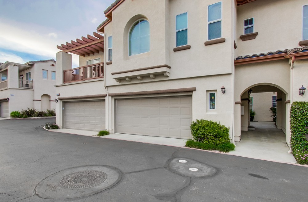 Virtual tour photo 43 of 56 for 10876 Ivy Hill Dr UNIT 4