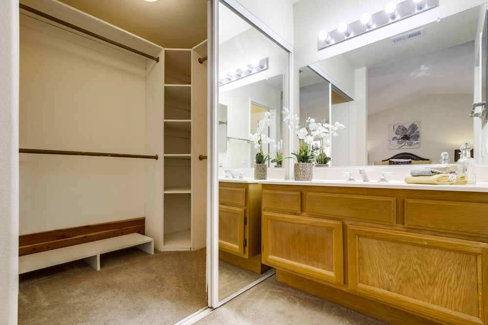 Virtual tour photo 25 of 34 for 10884 Creekbridge Pl