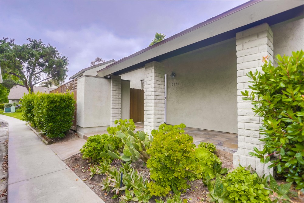Virtual tour photo 3 of 38 for 10896 Caravelle Pl