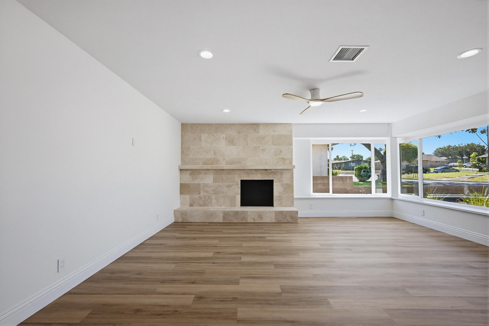 Virtual tour photo 7 of 45 for 109 E Francis St