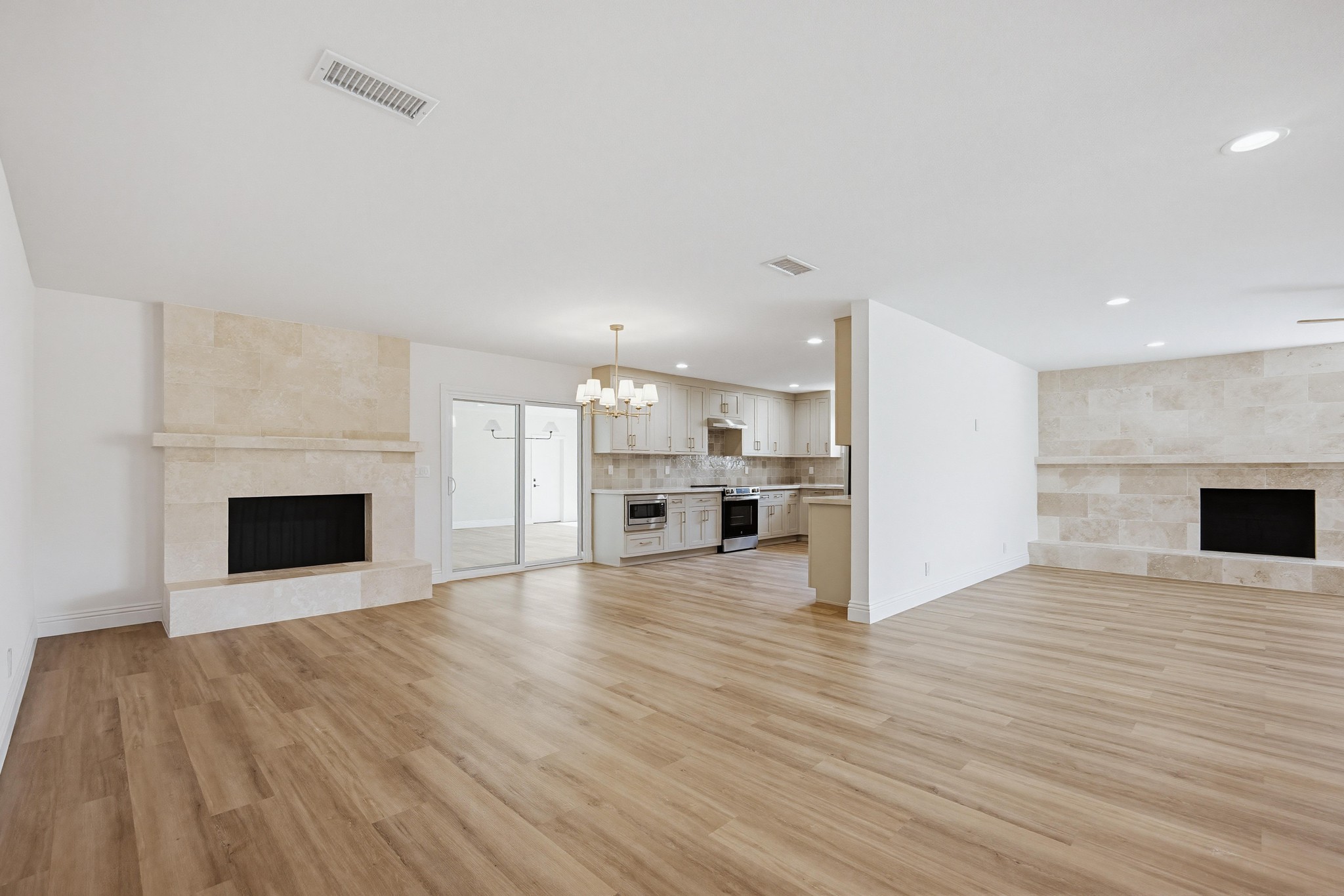 Virtual tour photo 12 of 45 for 109 E Francis St