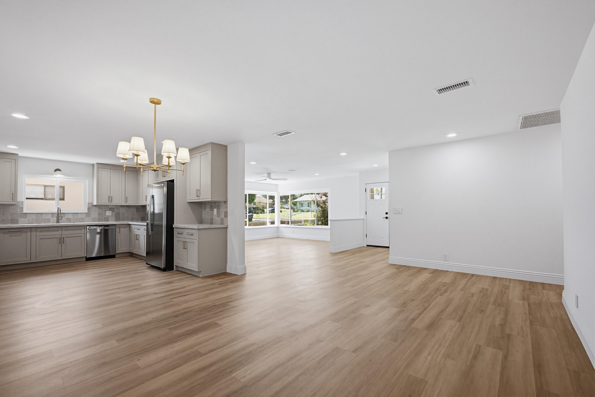 Virtual tour photo 13 of 45 for 109 E Francis St