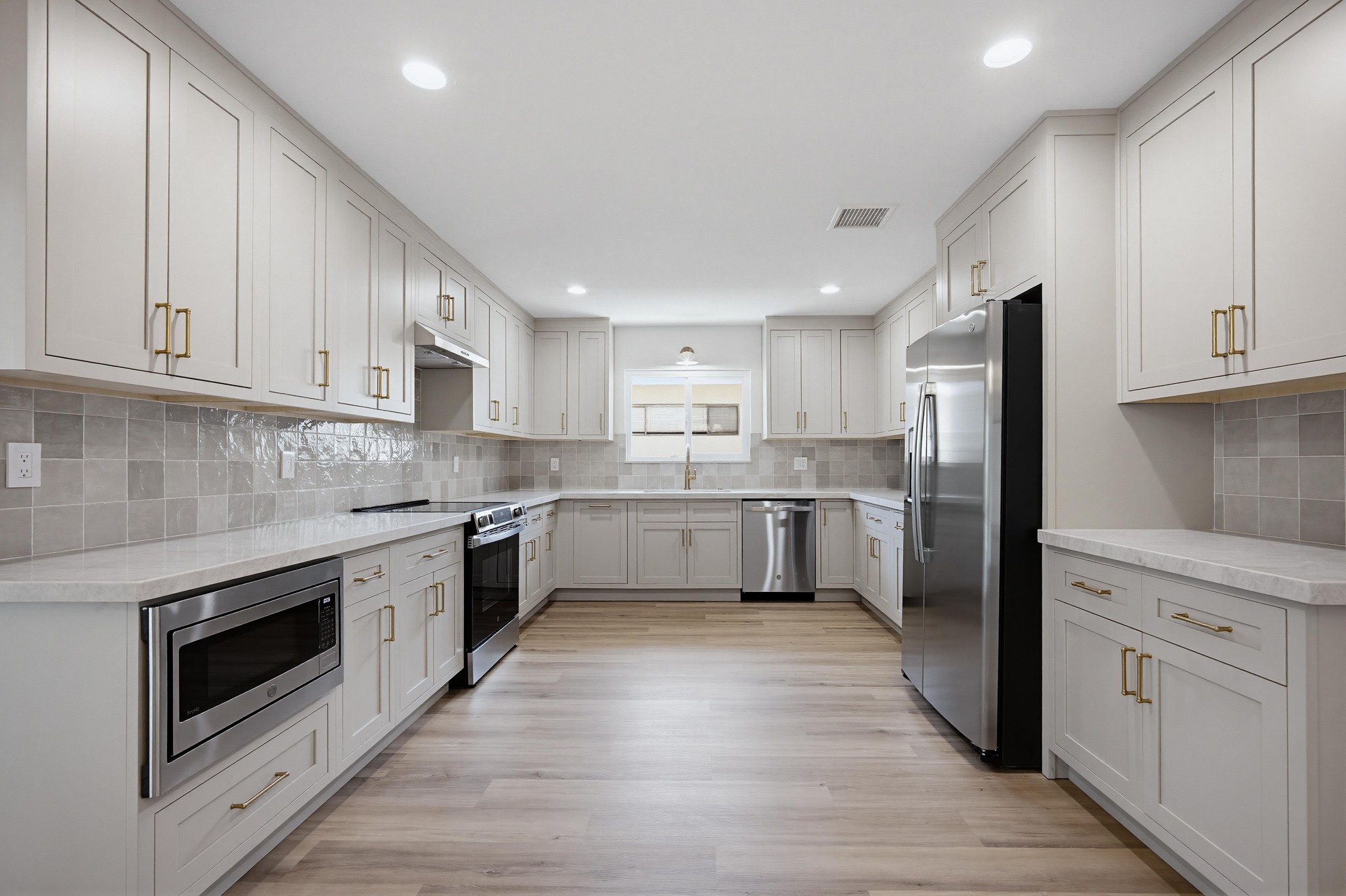 Virtual tour photo 14 of 45 for 109 E Francis St