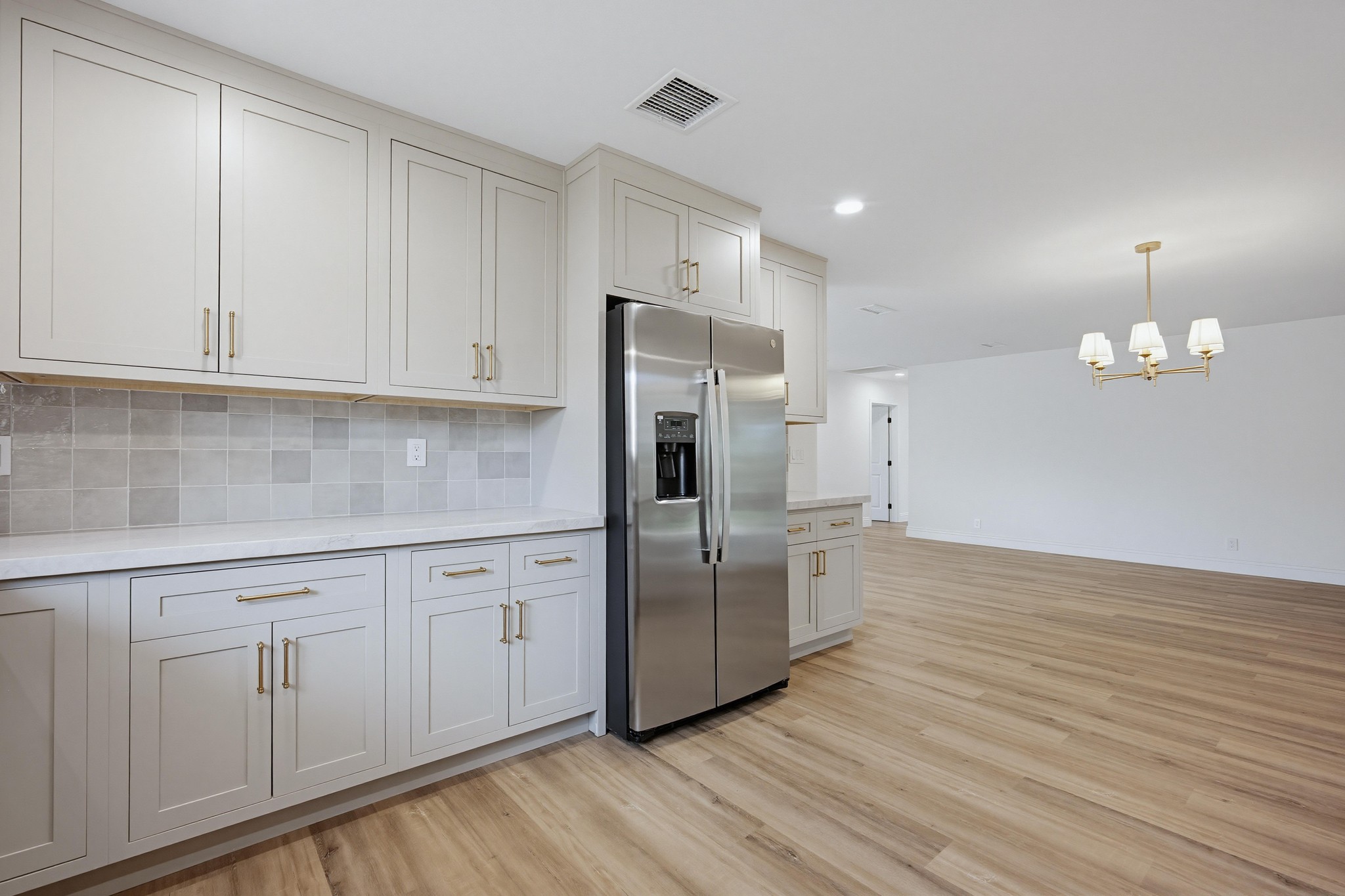 Virtual tour photo 16 of 45 for 109 E Francis St