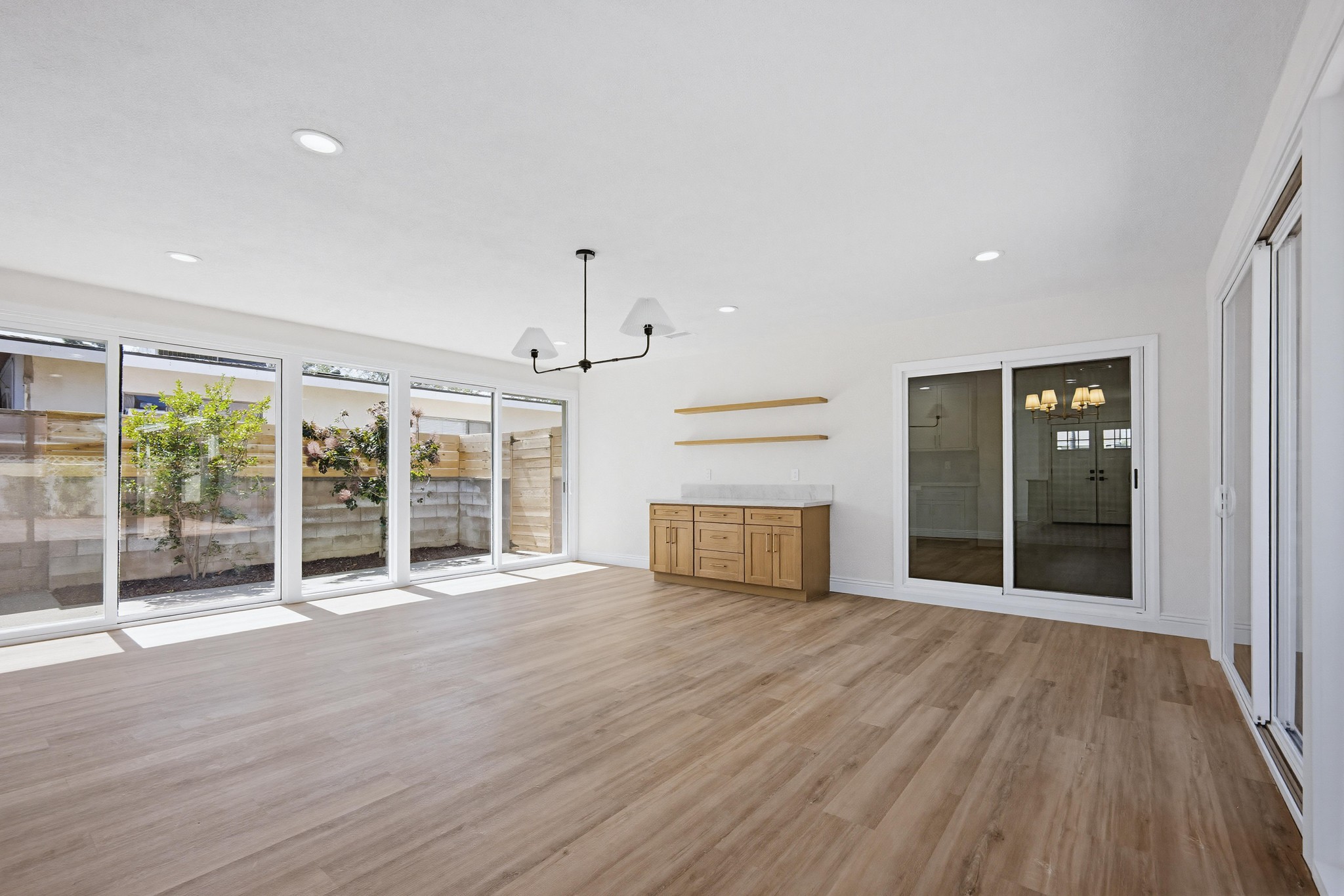 Virtual tour photo 19 of 45 for 109 E Francis St