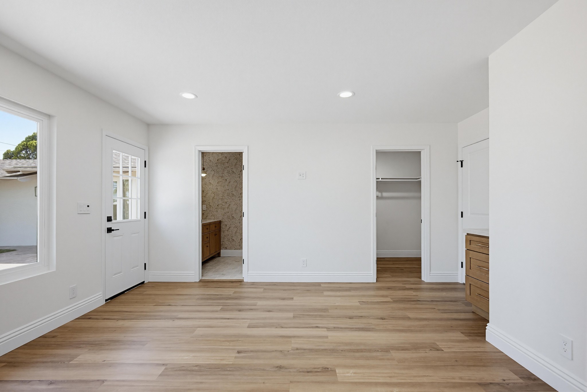 Virtual tour photo 29 of 45 for 109 E Francis St