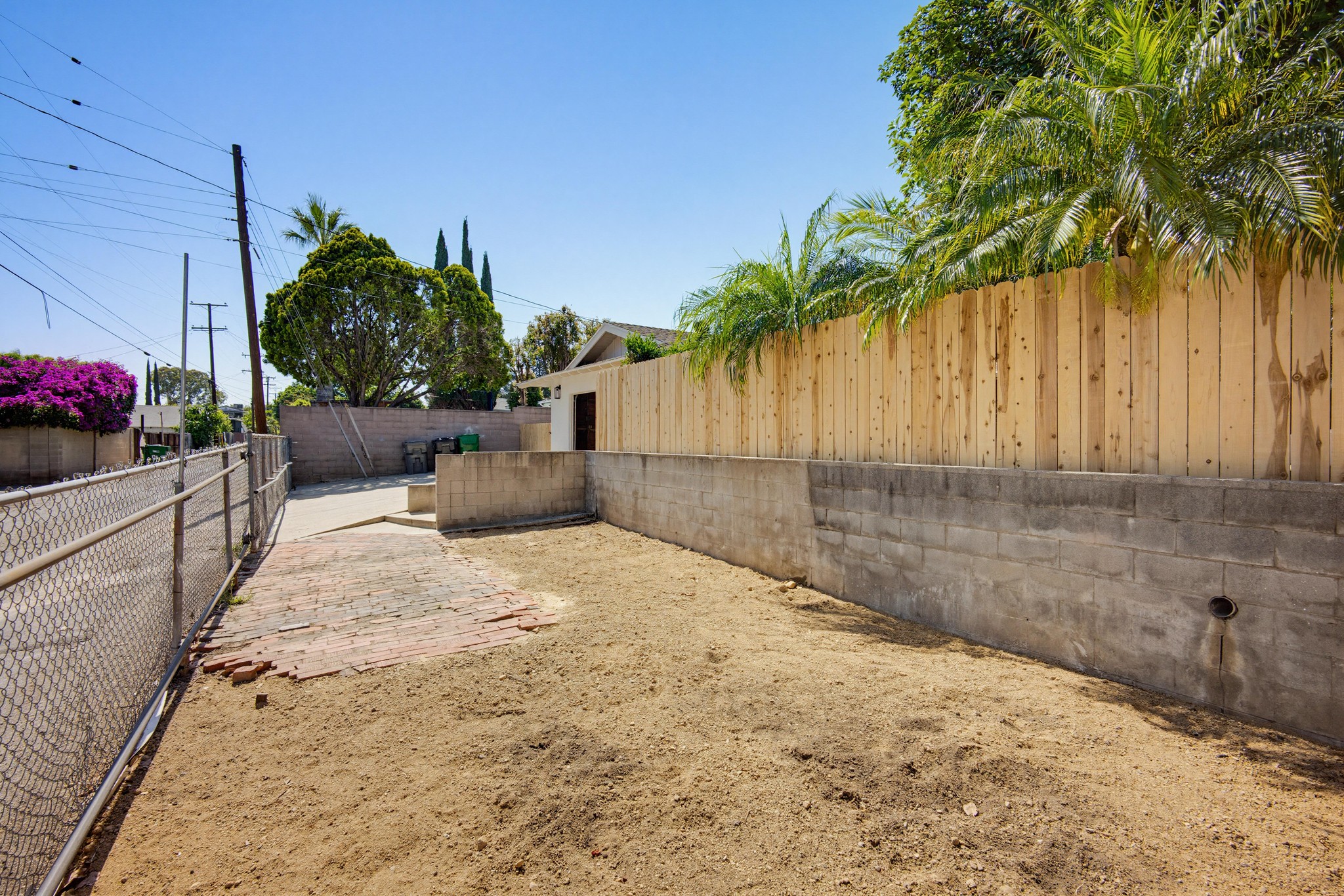Virtual tour photo 38 of 45 for 109 E Francis St