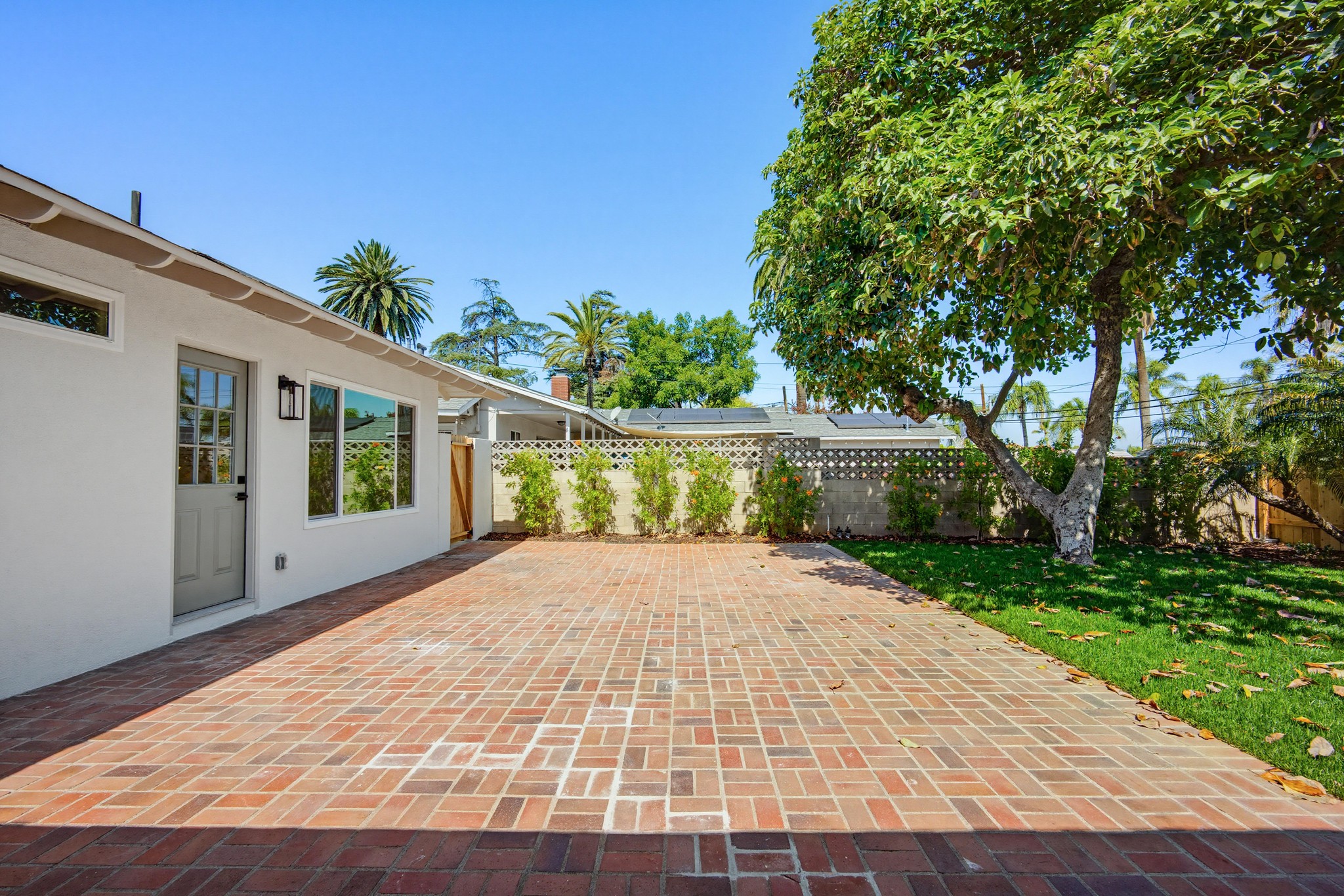 Virtual tour photo 40 of 45 for 109 E Francis St