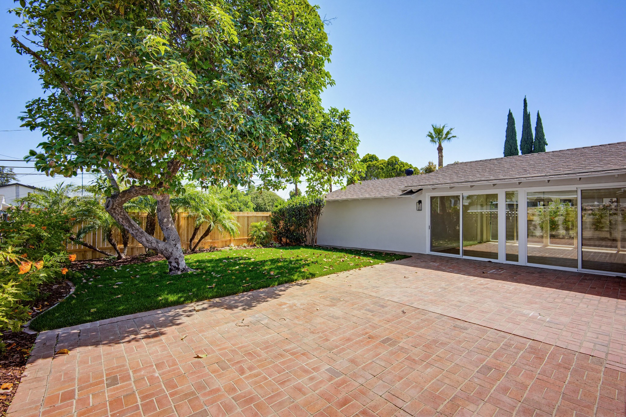 Virtual tour photo 43 of 45 for 109 E Francis St