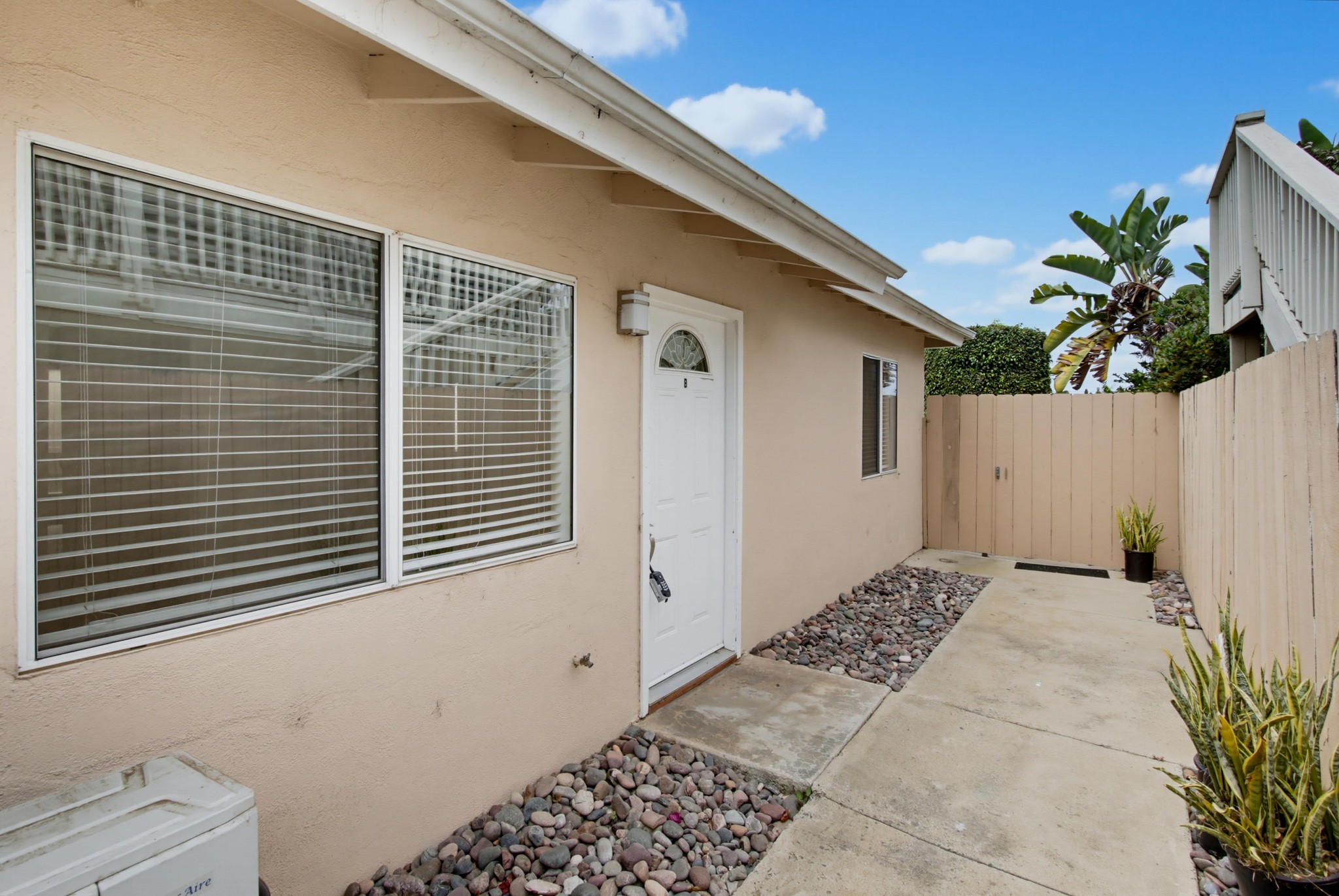 Virtual tour photo 5 of 71 for 1090 Gardena Rd