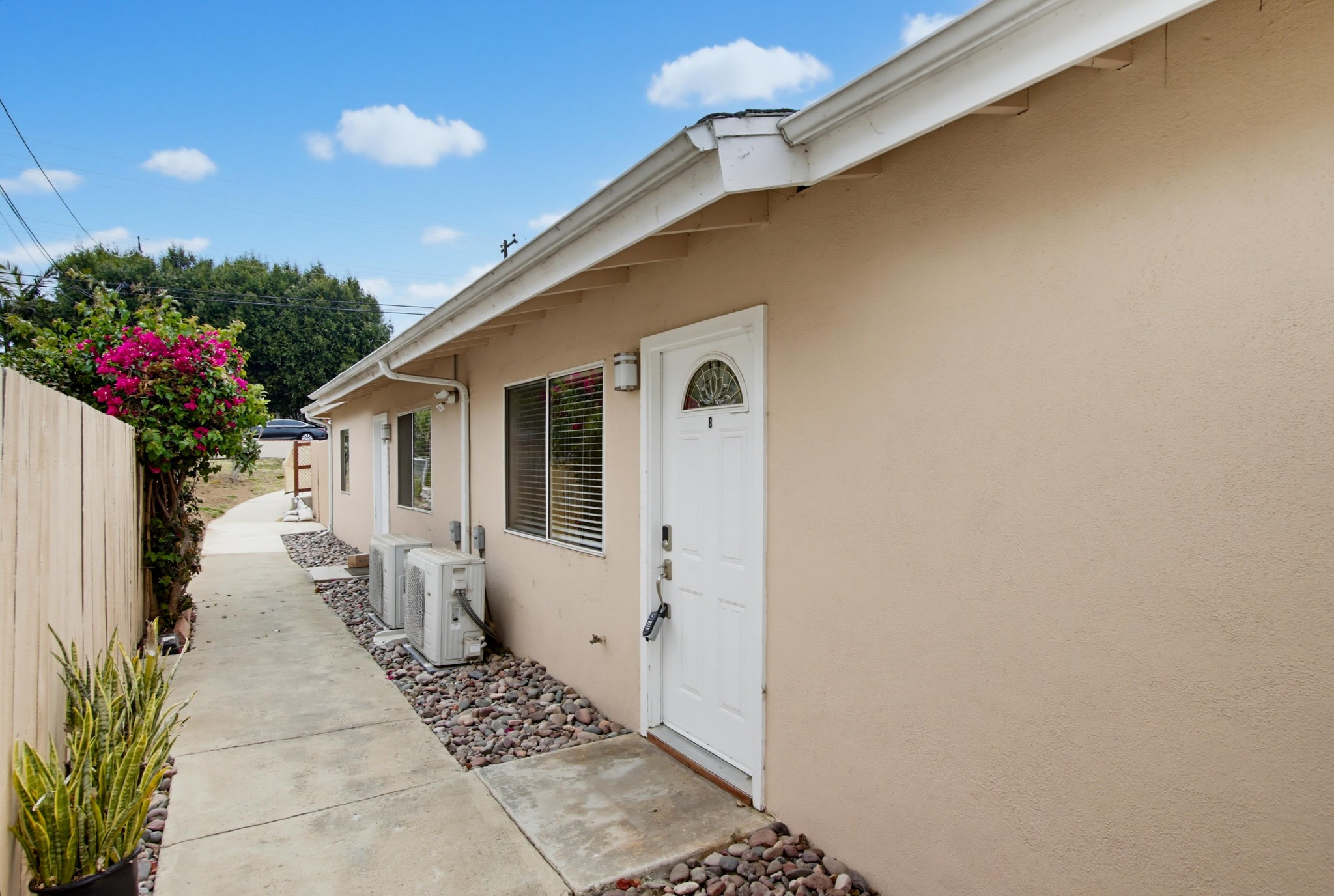 Virtual tour photo 6 of 71 for 1090 Gardena Rd