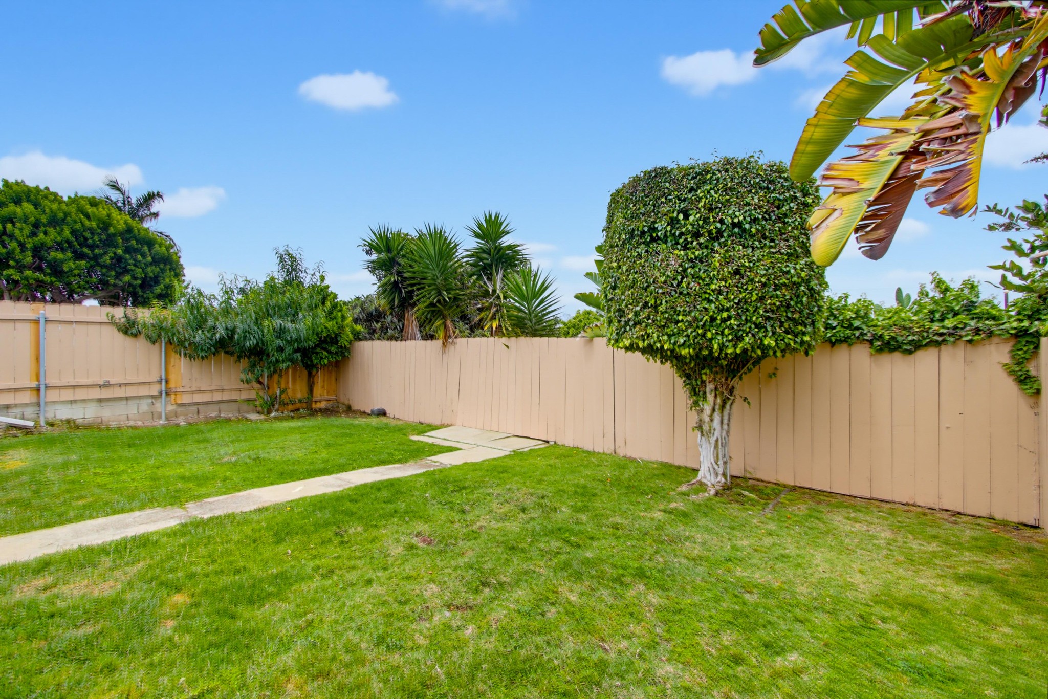 Virtual tour photo 33 of 71 for 1090 Gardena Rd