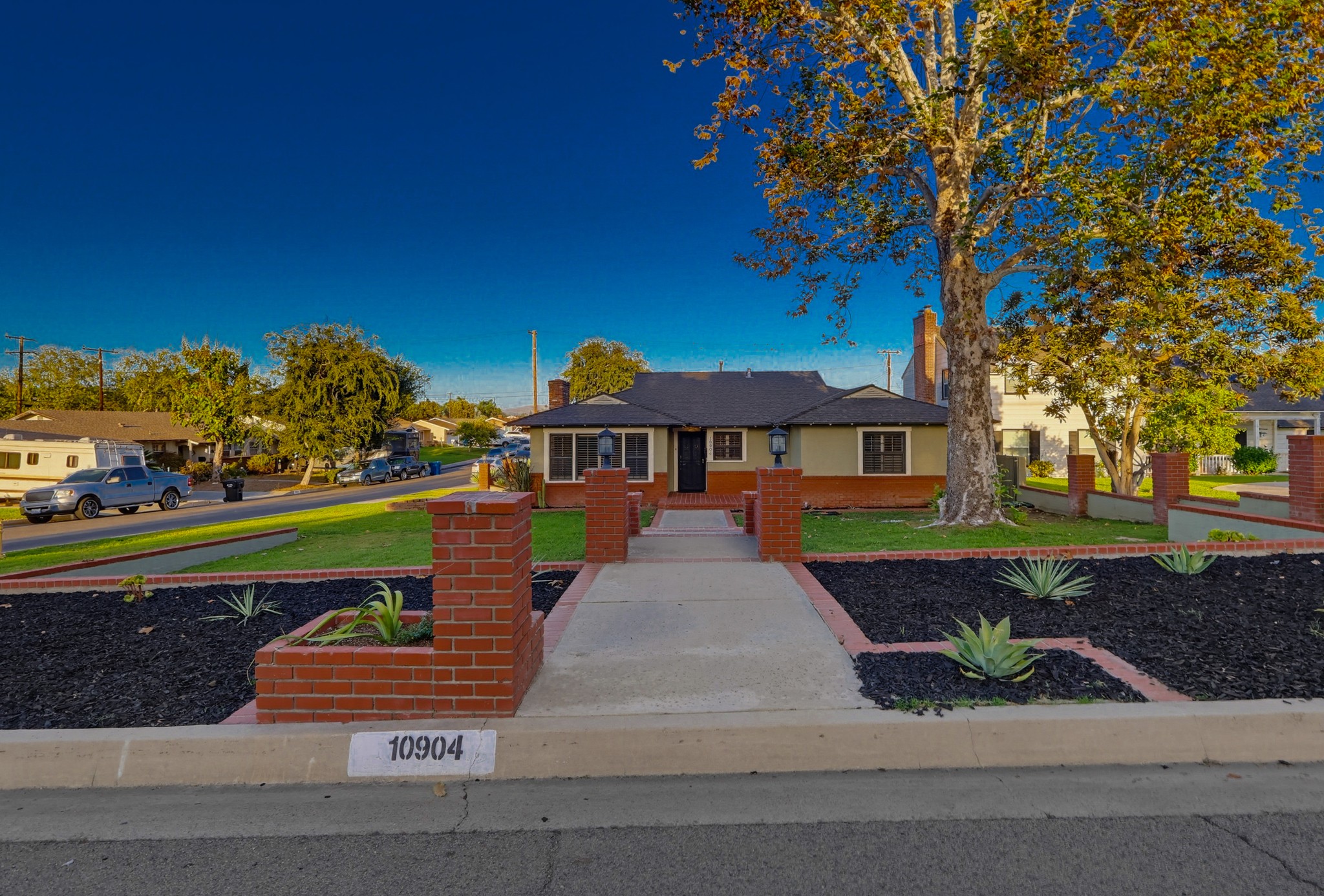 Virtual tour photo 1 of 113 for 10904 La Mirada Blvd