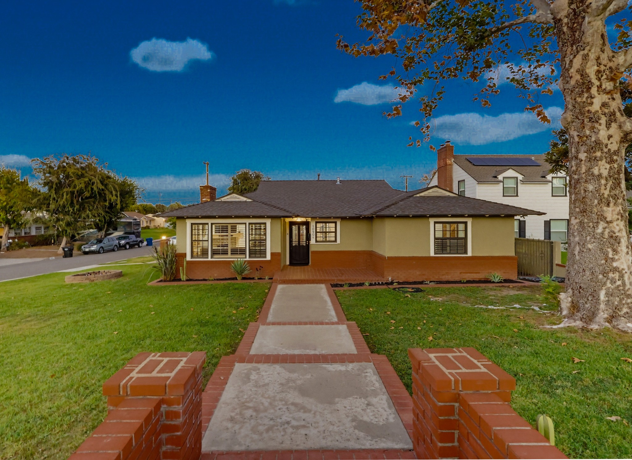 Virtual tour photo 5 of 113 for 10904 La Mirada Blvd