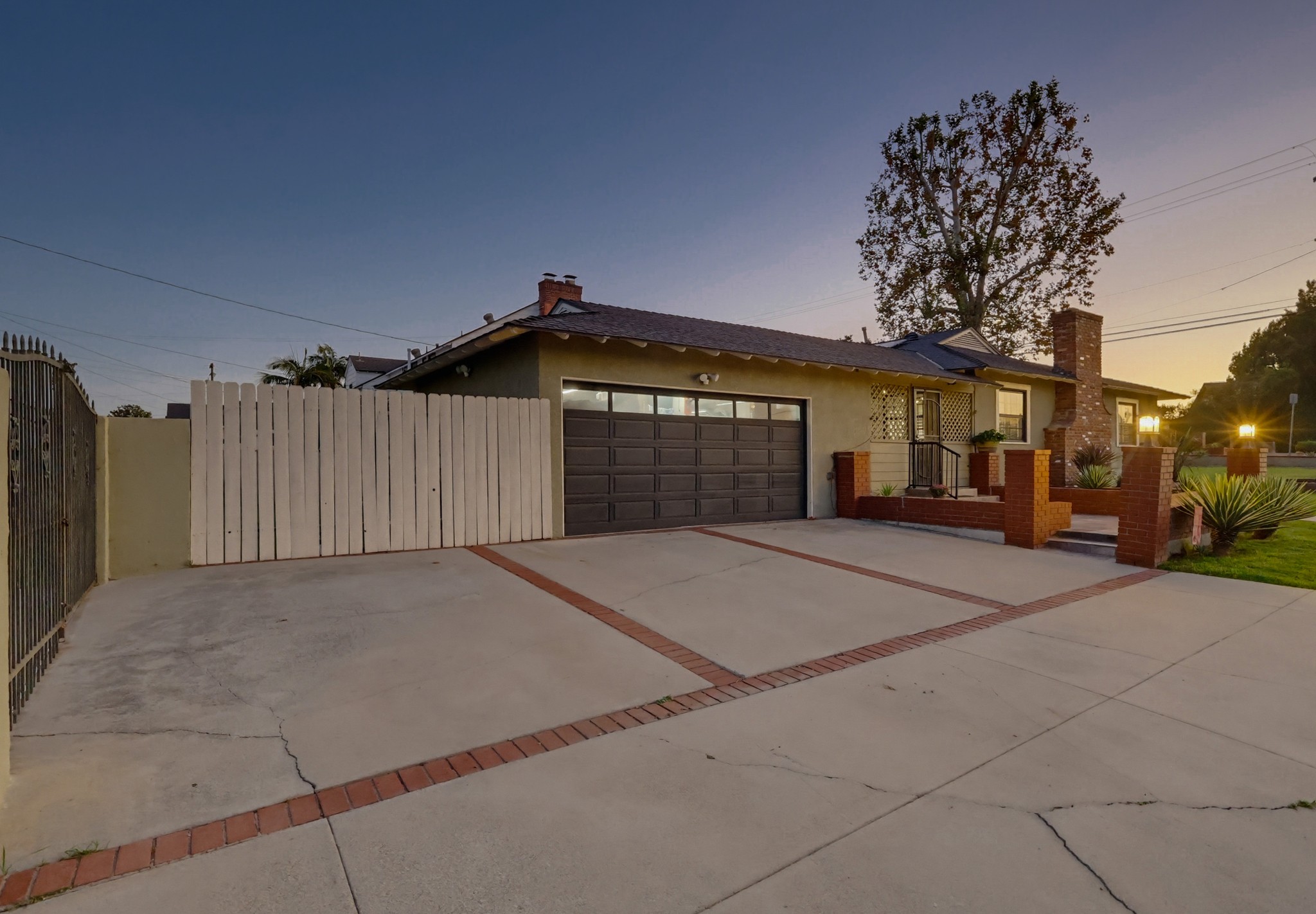 Virtual tour photo 9 of 113 for 10904 La Mirada Blvd