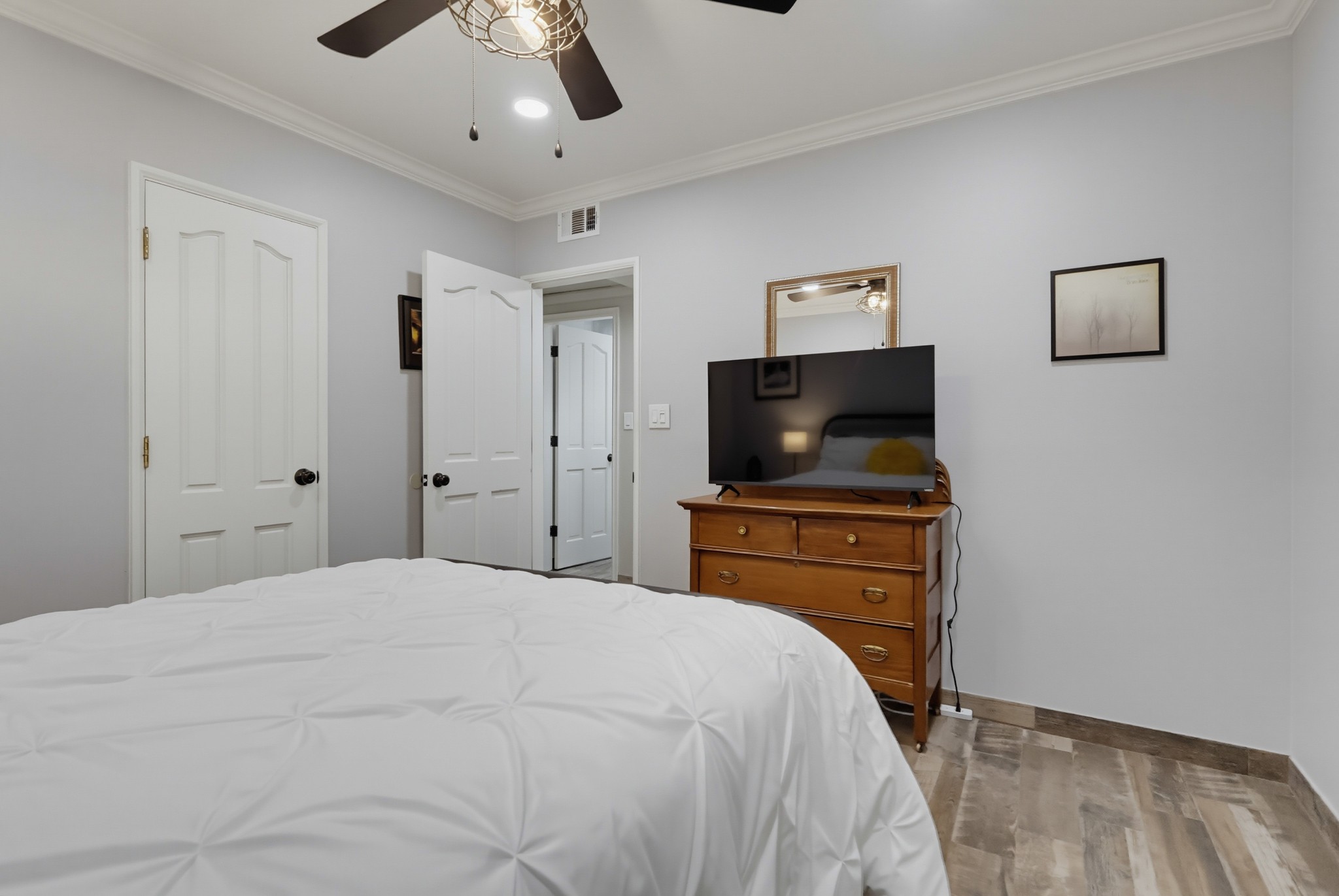 Virtual tour photo 78 of 113 for 10904 La Mirada Blvd