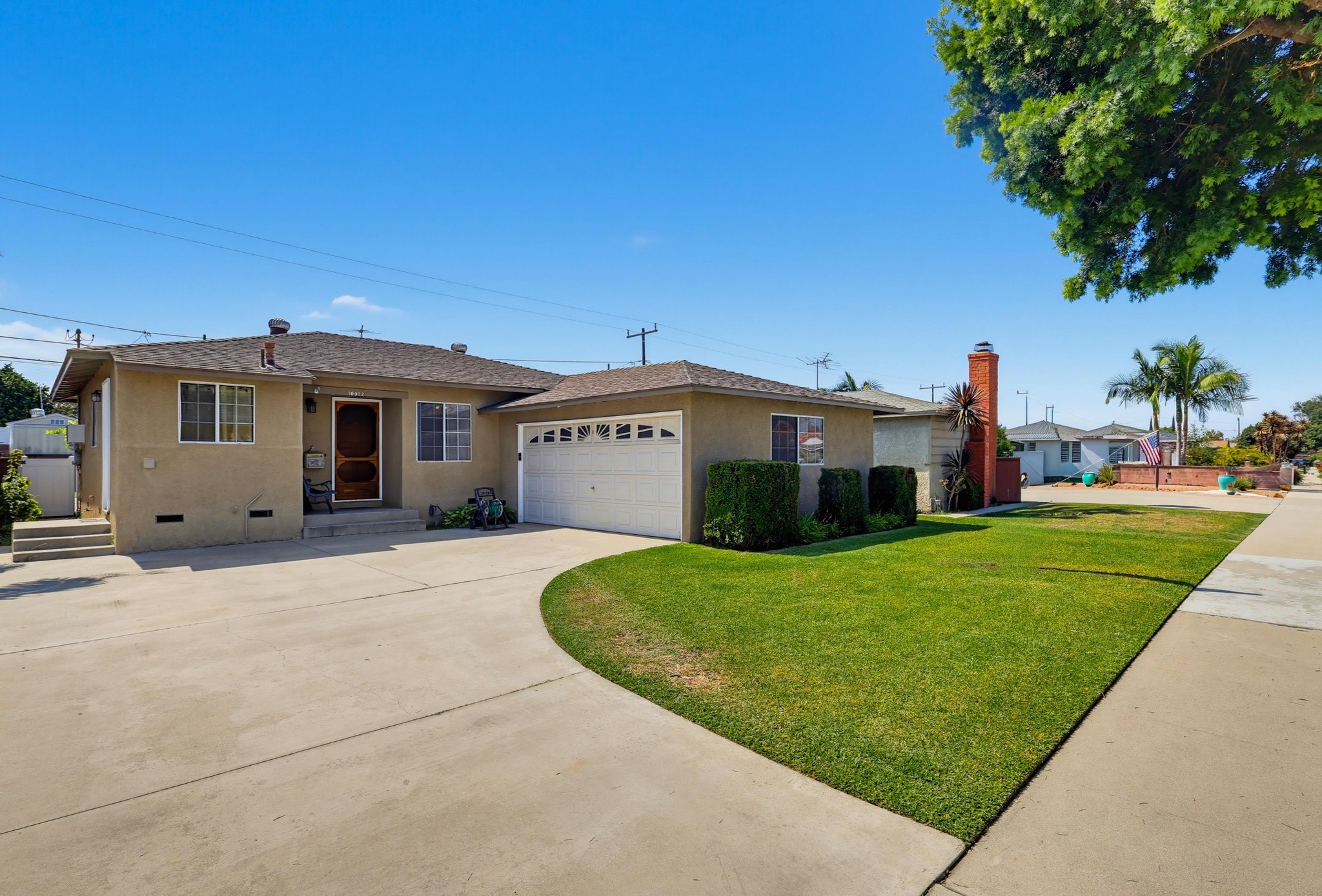 Virtual tour photo 1 of 61 for 10912 Molette St
