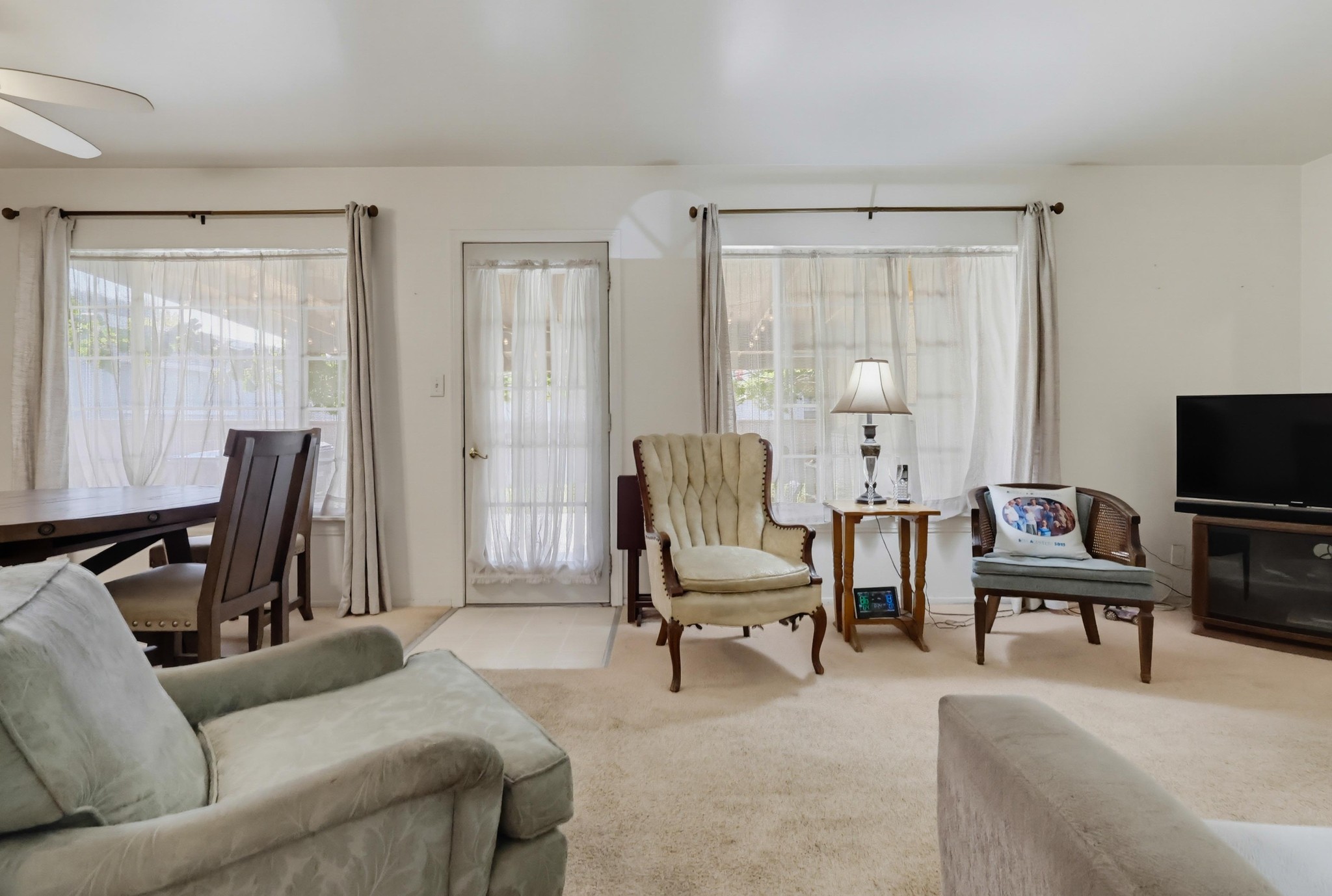 Virtual tour photo 10 of 61 for 10912 Molette St