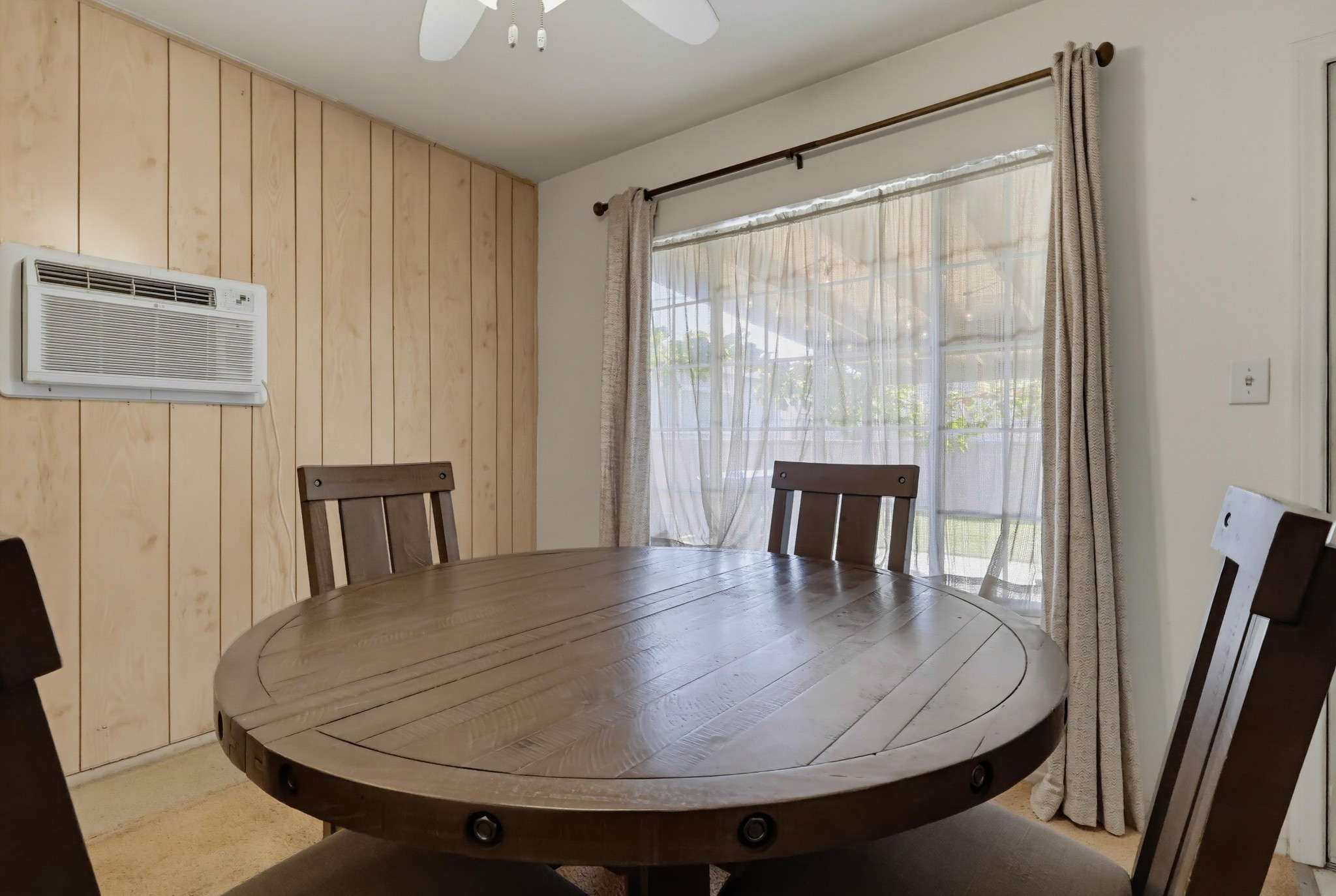 Virtual tour photo 17 of 61 for 10912 Molette St