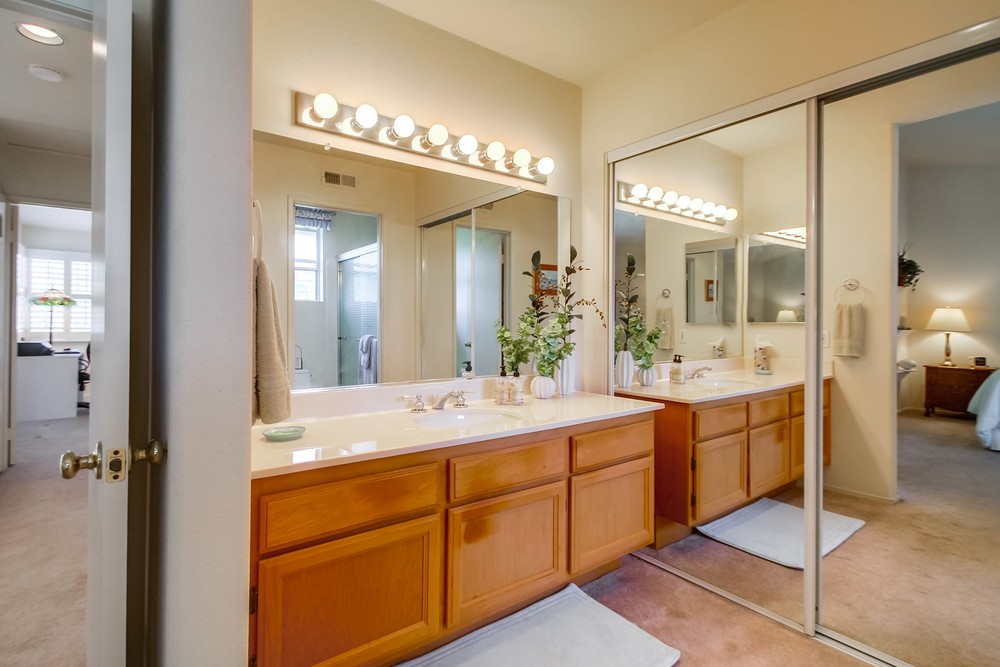 Virtual tour photo 38 of 49 for 10919 Creekbridge Pl
