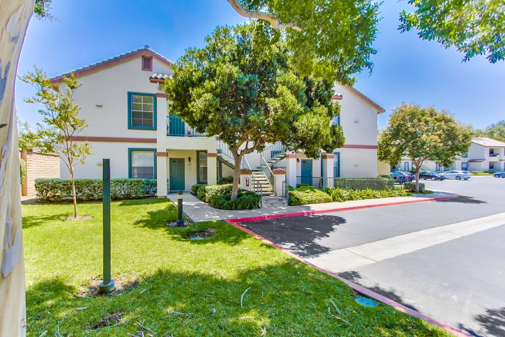 Virtual tour photo 3 of 31 for 10925 Sabre Hill Drive #384