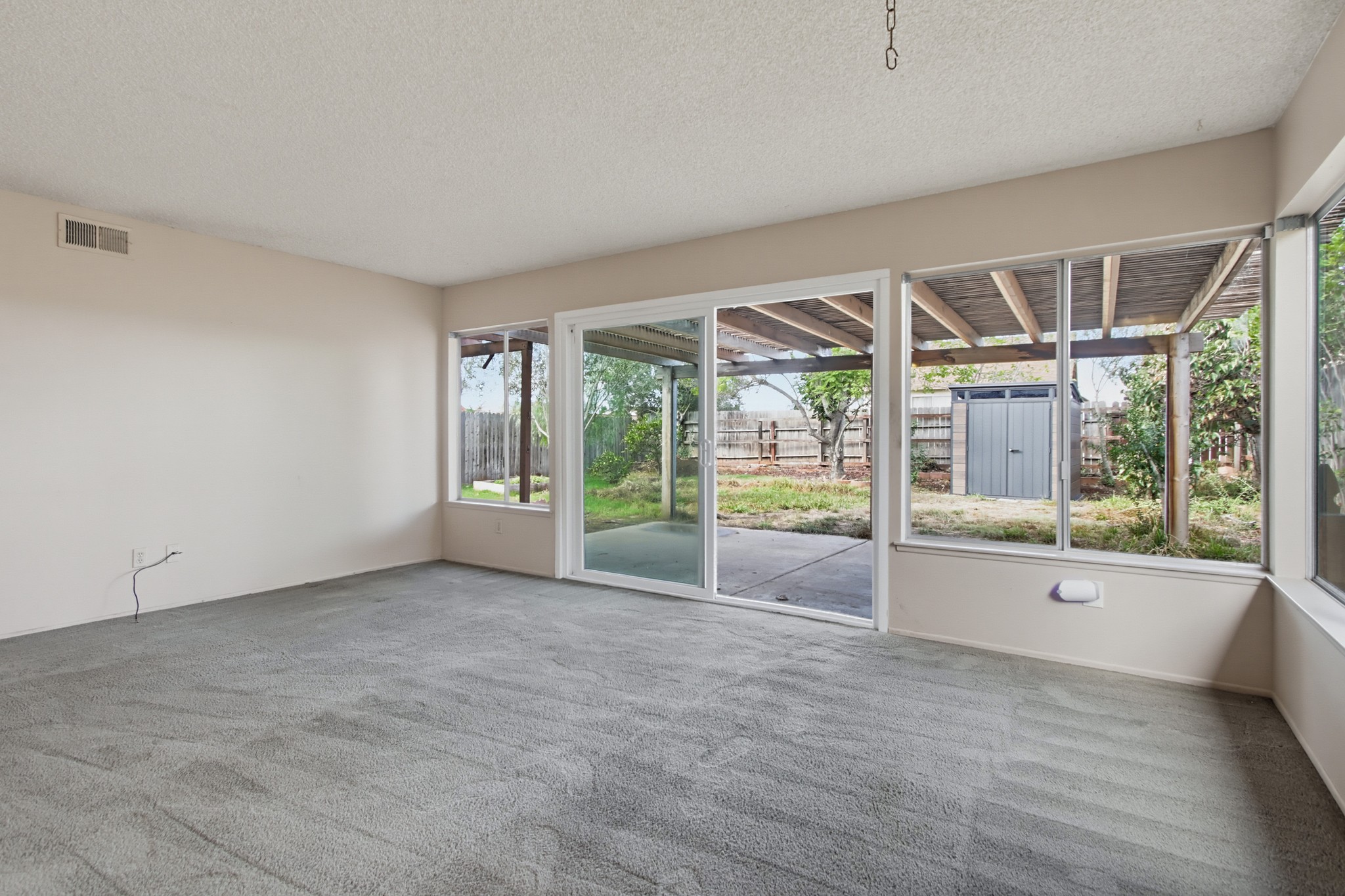 Virtual tour photo 10 of 41 for 10940 Jeffrey Ct