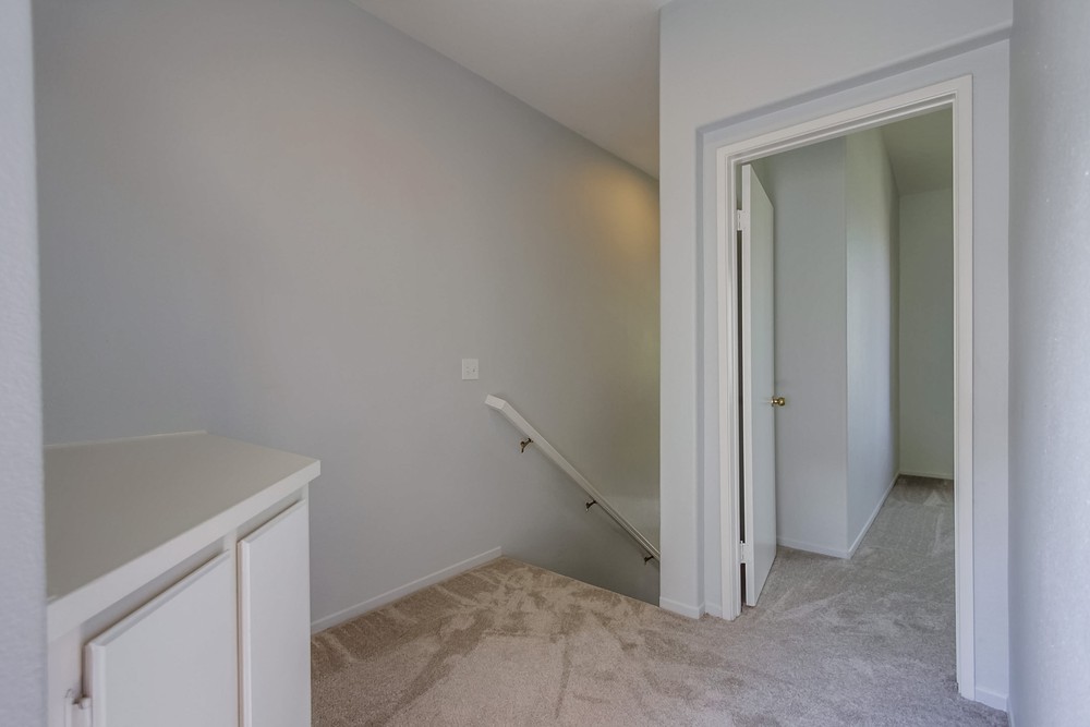 Virtual tour photo 25 of 52 for 10944 Ivy Hill Dr UNIT 4