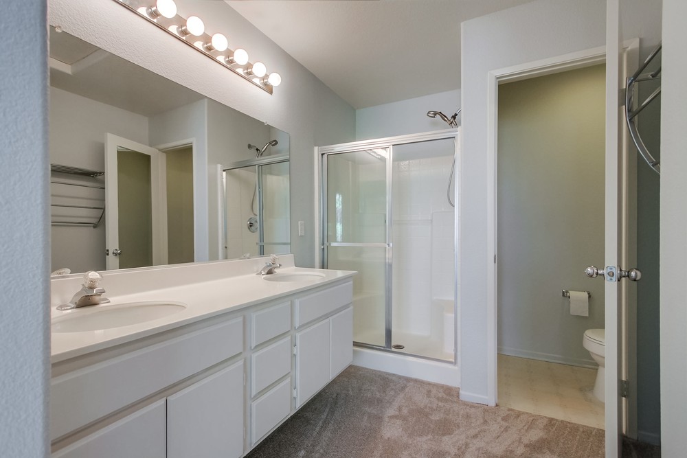 Virtual tour photo 30 of 52 for 10944 Ivy Hill Dr UNIT 4