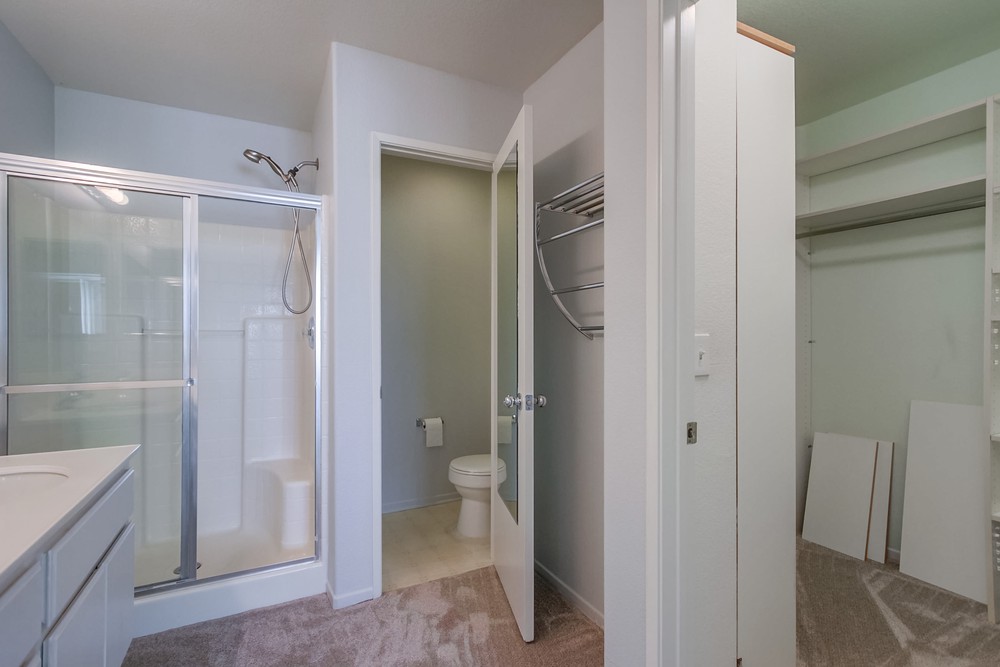 Virtual tour photo 32 of 52 for 10944 Ivy Hill Dr UNIT 4