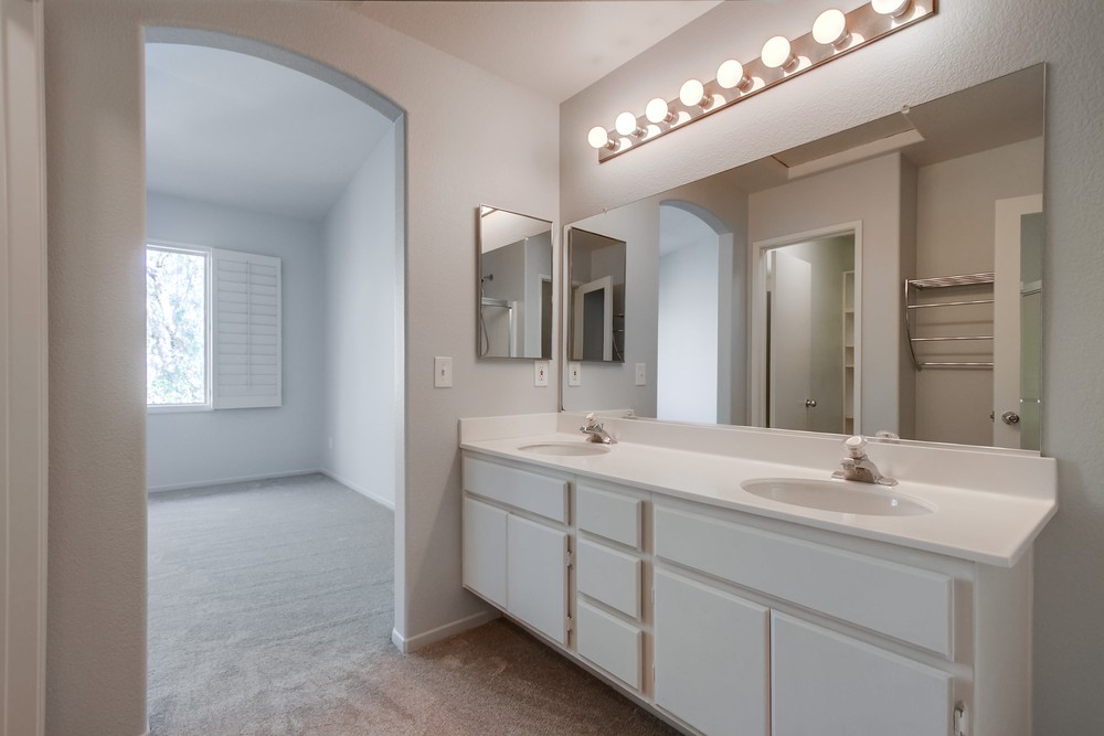 Virtual tour photo 33 of 52 for 10944 Ivy Hill Dr UNIT 4